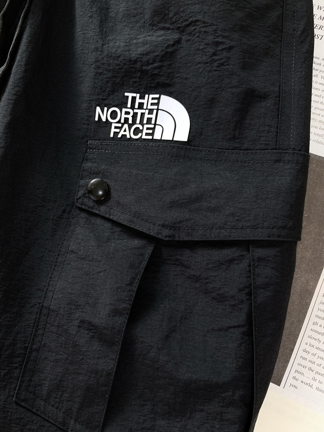 The North Face®北面 2025FW秋冬新品休闲羽绒裤，户外基因与日常穿搭的完美融合！高密防