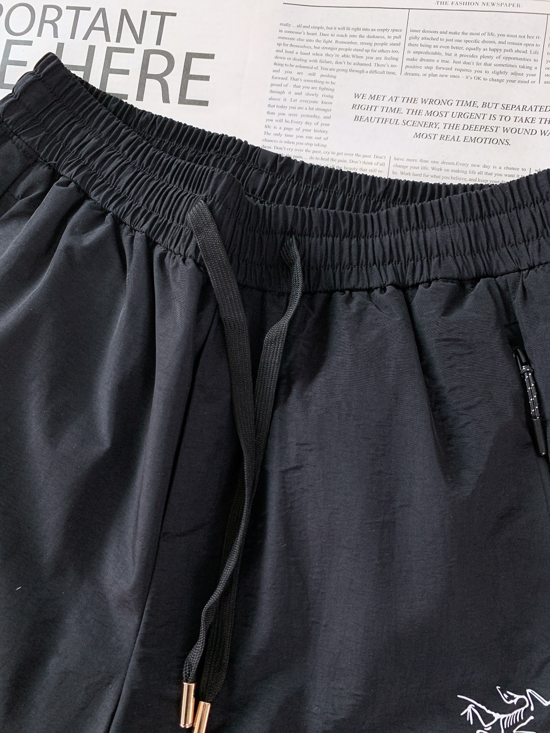 ARCTERYX 始祖鸟 2025FW秋冬新品休闲羽绒裤，户外硬核防护与日常舒适的双向奔赴！高密防风面料