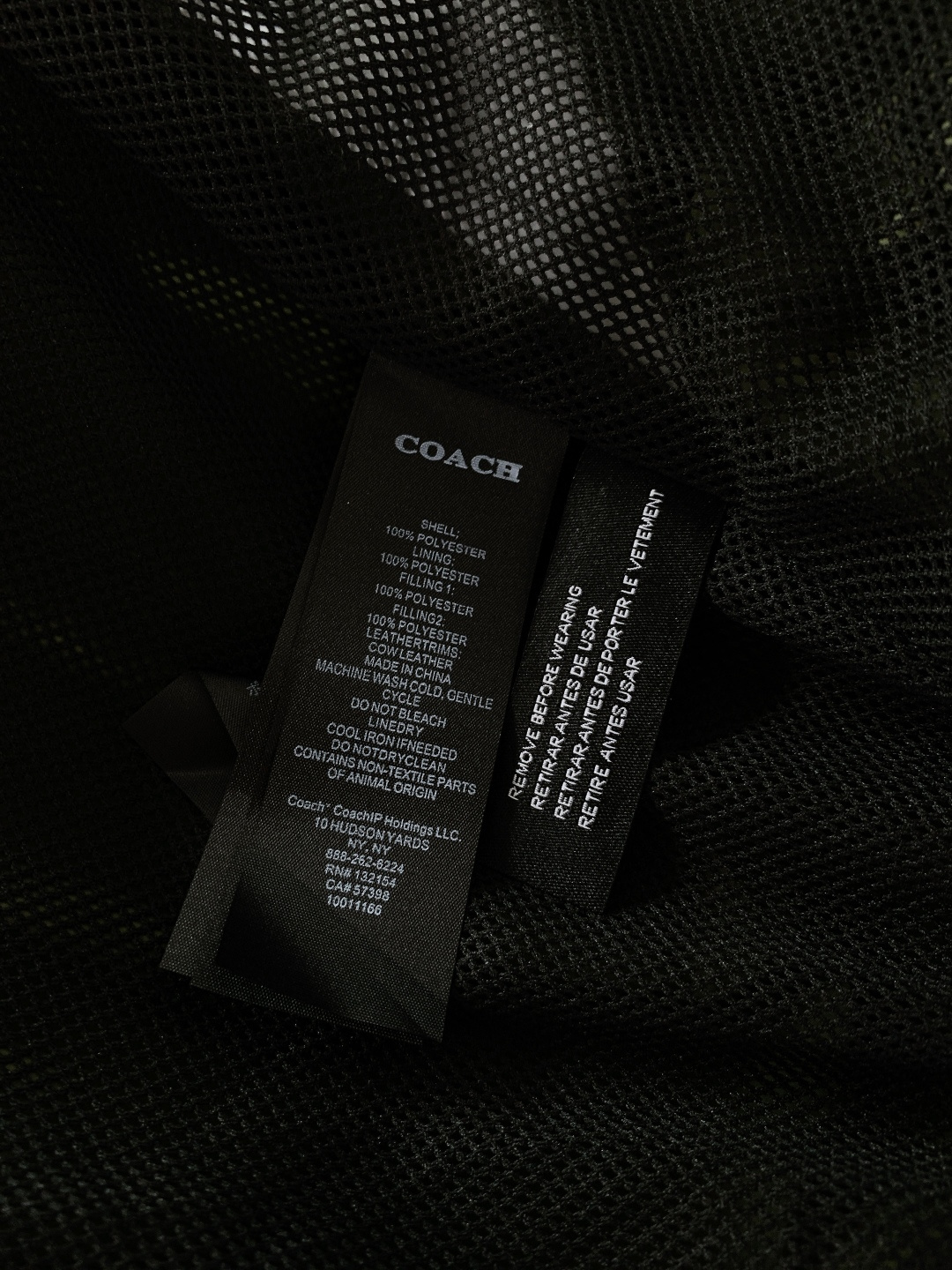 Coach 蔻驰 男士拼色户外夹克上衣外套休闲舒适通勤高级感！！产品介绍DETAILS 描述这款户外夹克