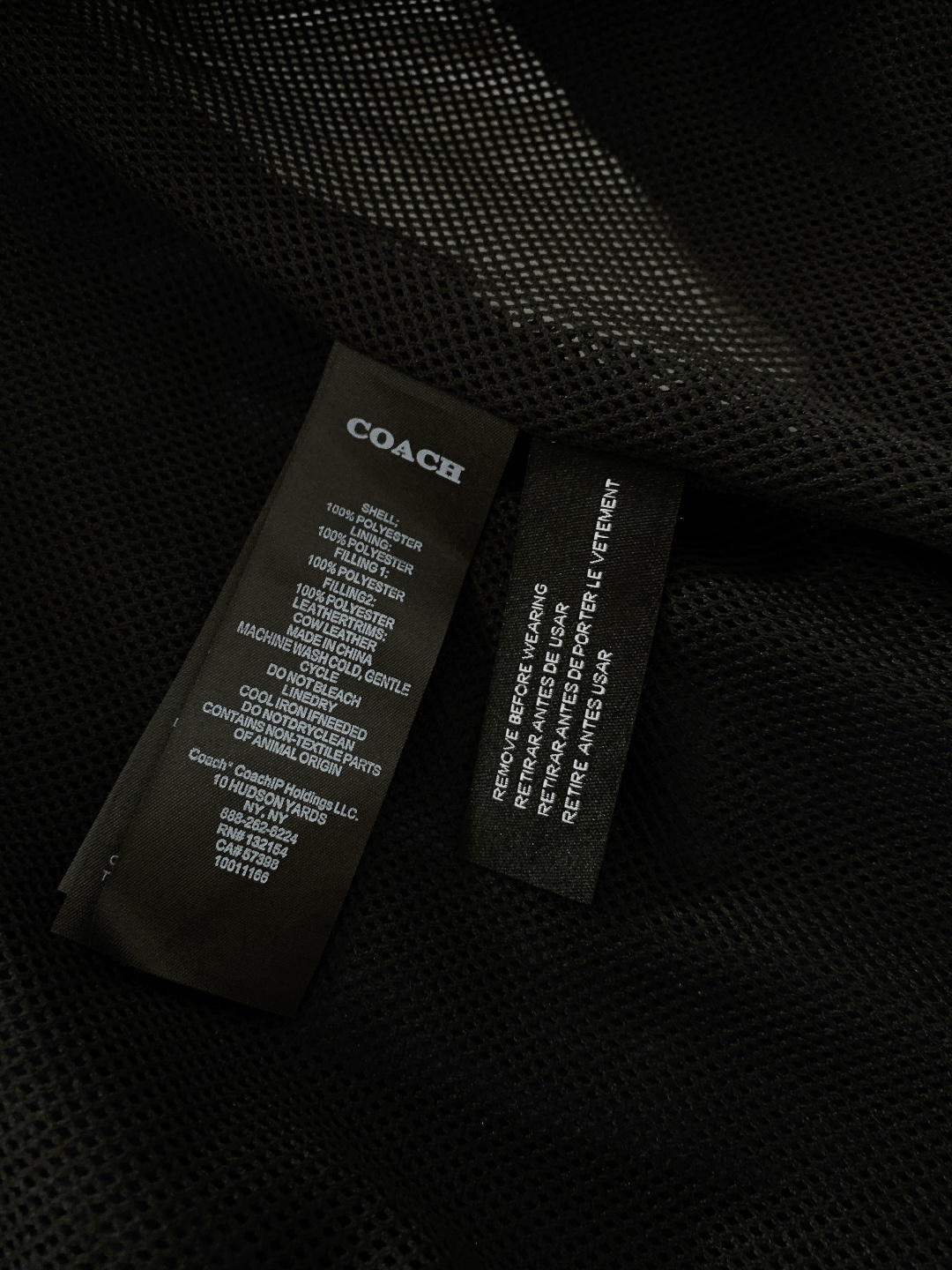 Coach 蔻驰 男士拼色户外夹克上衣外套休闲舒适通勤高级感！！产品介绍DETAILS 描述这款户外夹克