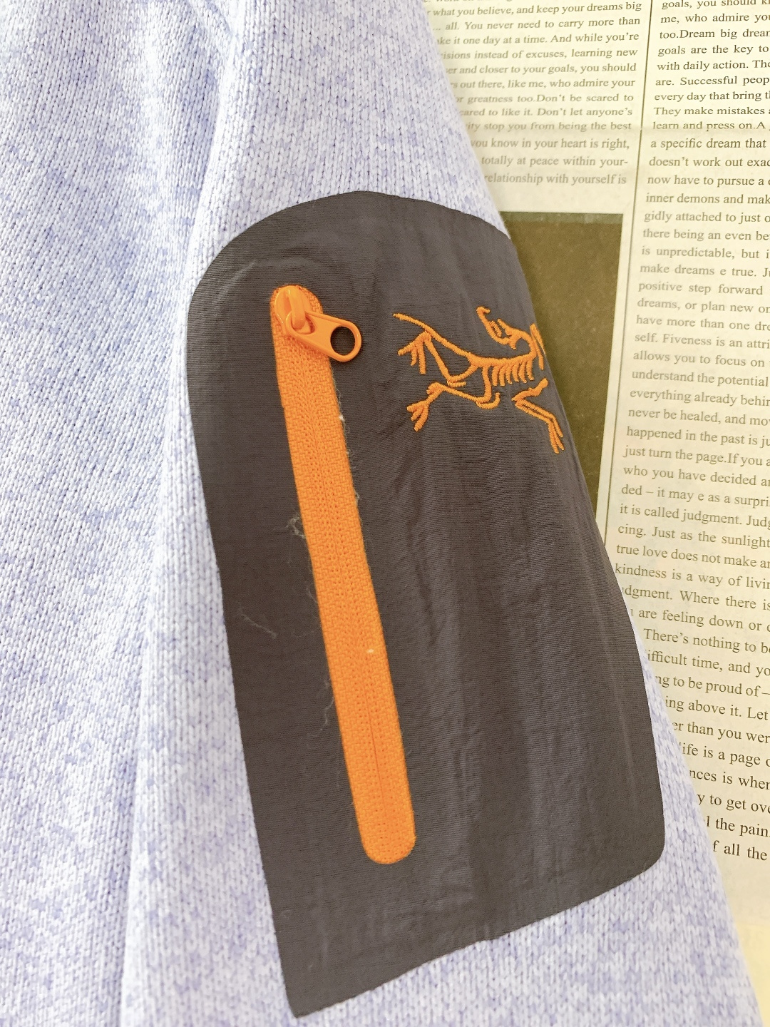 ARCTERYX 始祖鸟 秋冬COVERT玛卡龙配色刺绣版本系列立领开衫轻量抓绒外套，针织衫毛衣夹克外套