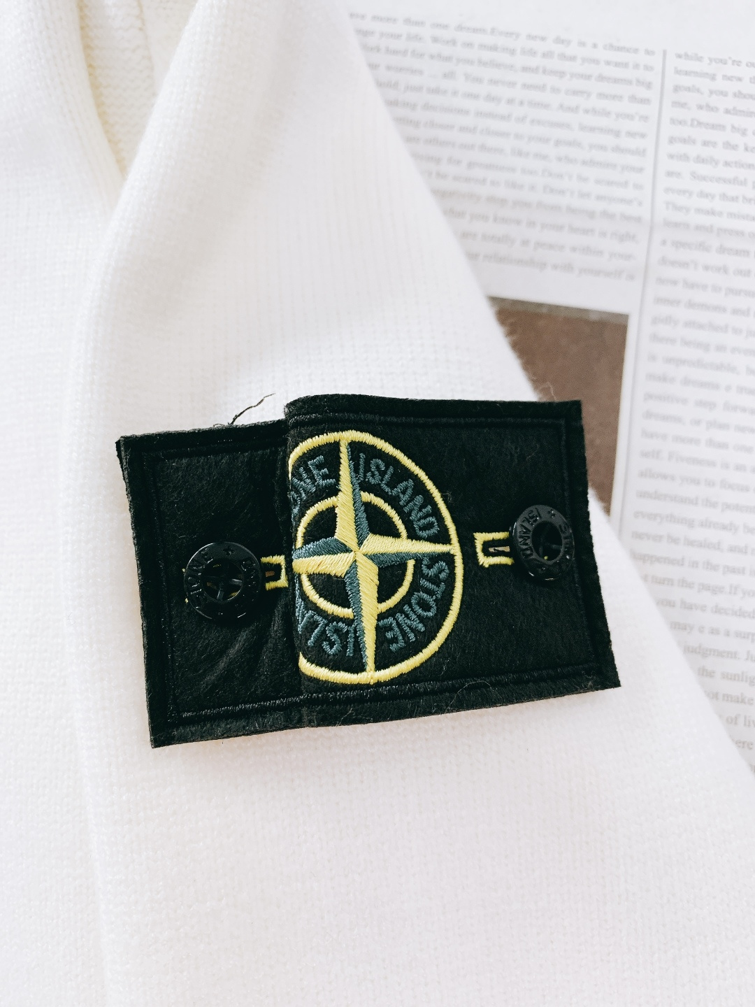 Stone Island 石头岛 拉链开衫毛衣 男女情款毛衣 单穿和内搭都超级好看！ 内搭一排扣子也太美