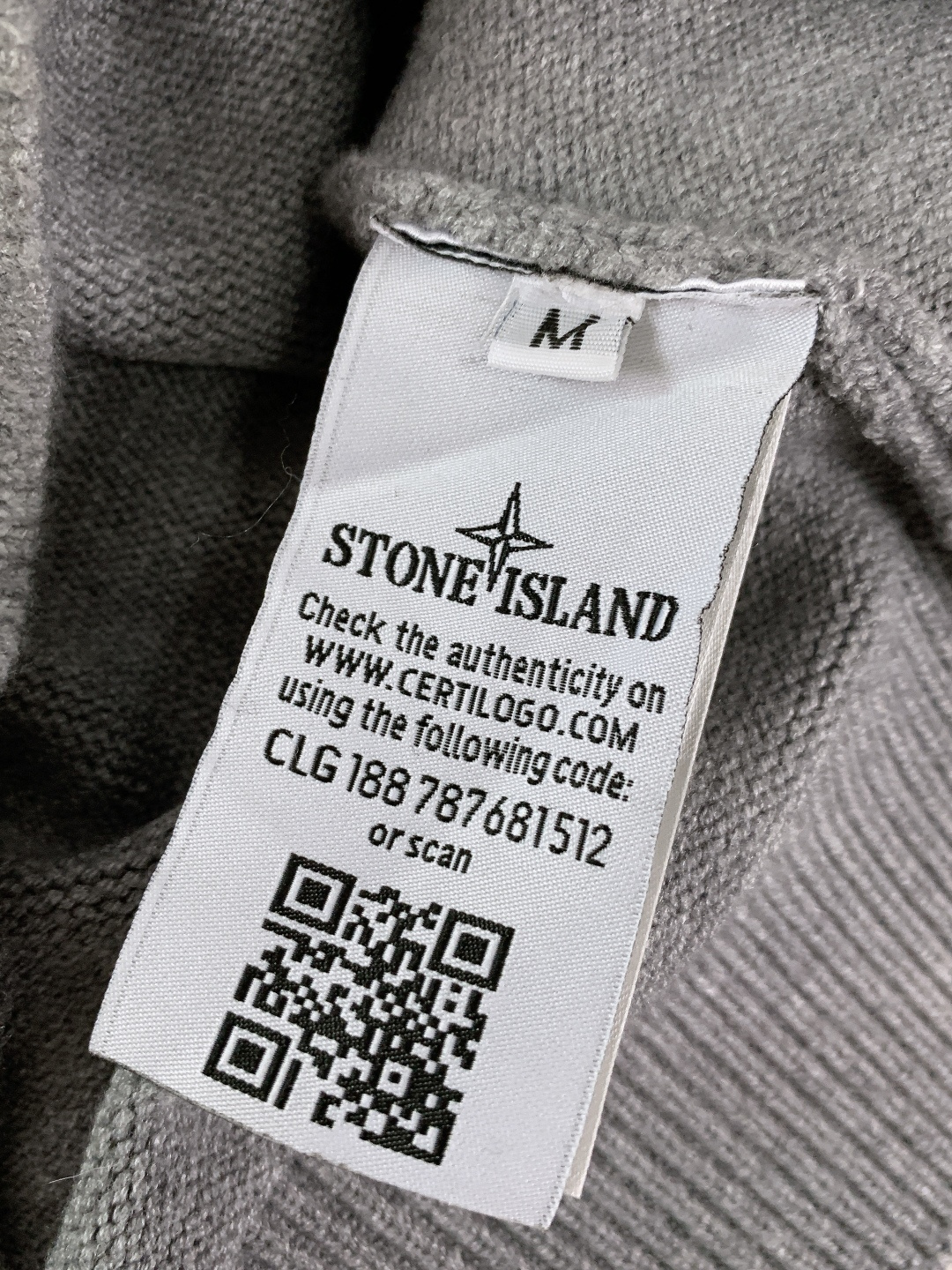 Stone Island 石头岛 拉链开衫毛衣 男女情款毛衣 单穿和内搭都超级好看！ 内搭一排扣子也太美