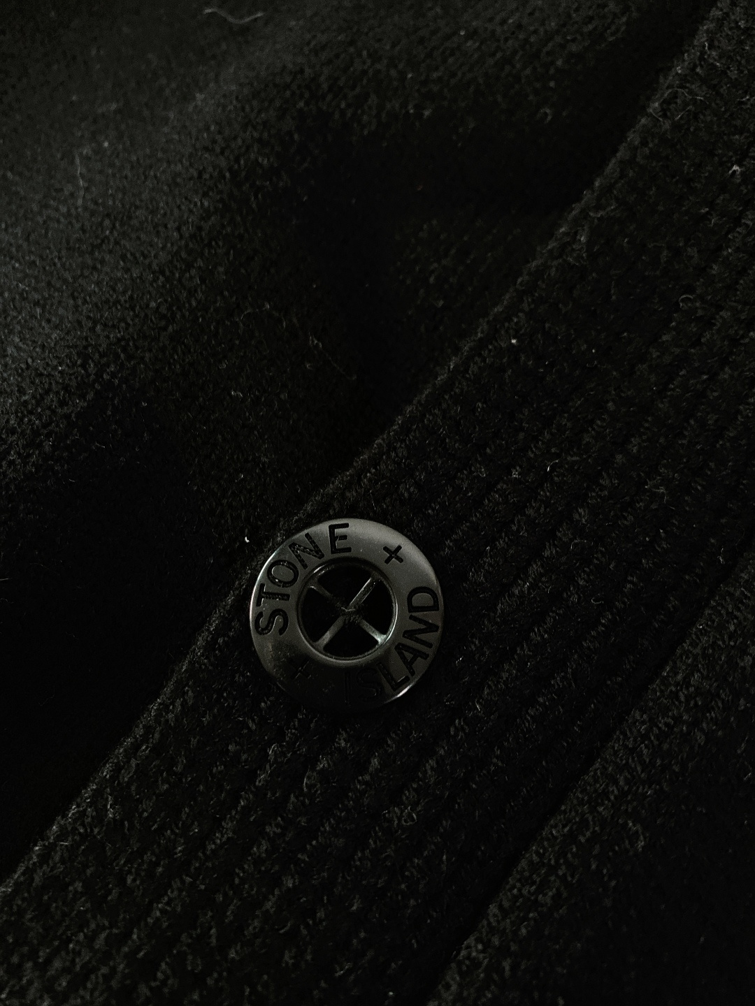 Stone Island 石头岛 拉链开衫毛衣 男女情款毛衣 单穿和内搭都超级好看！ 内搭一排扣子也太美