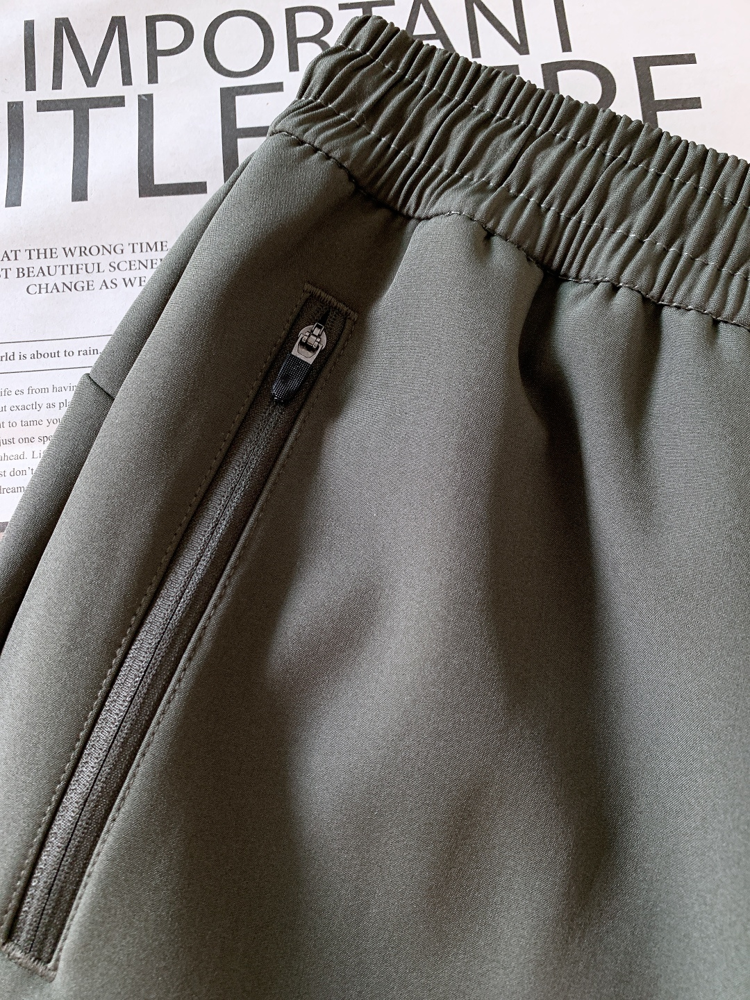 Kailas 凯乐石 2025FW秋冬新品加绒抽绳休闲裤，外层抗风耐磨，内层摇粒绒锁温，松紧腰头+抽绳设