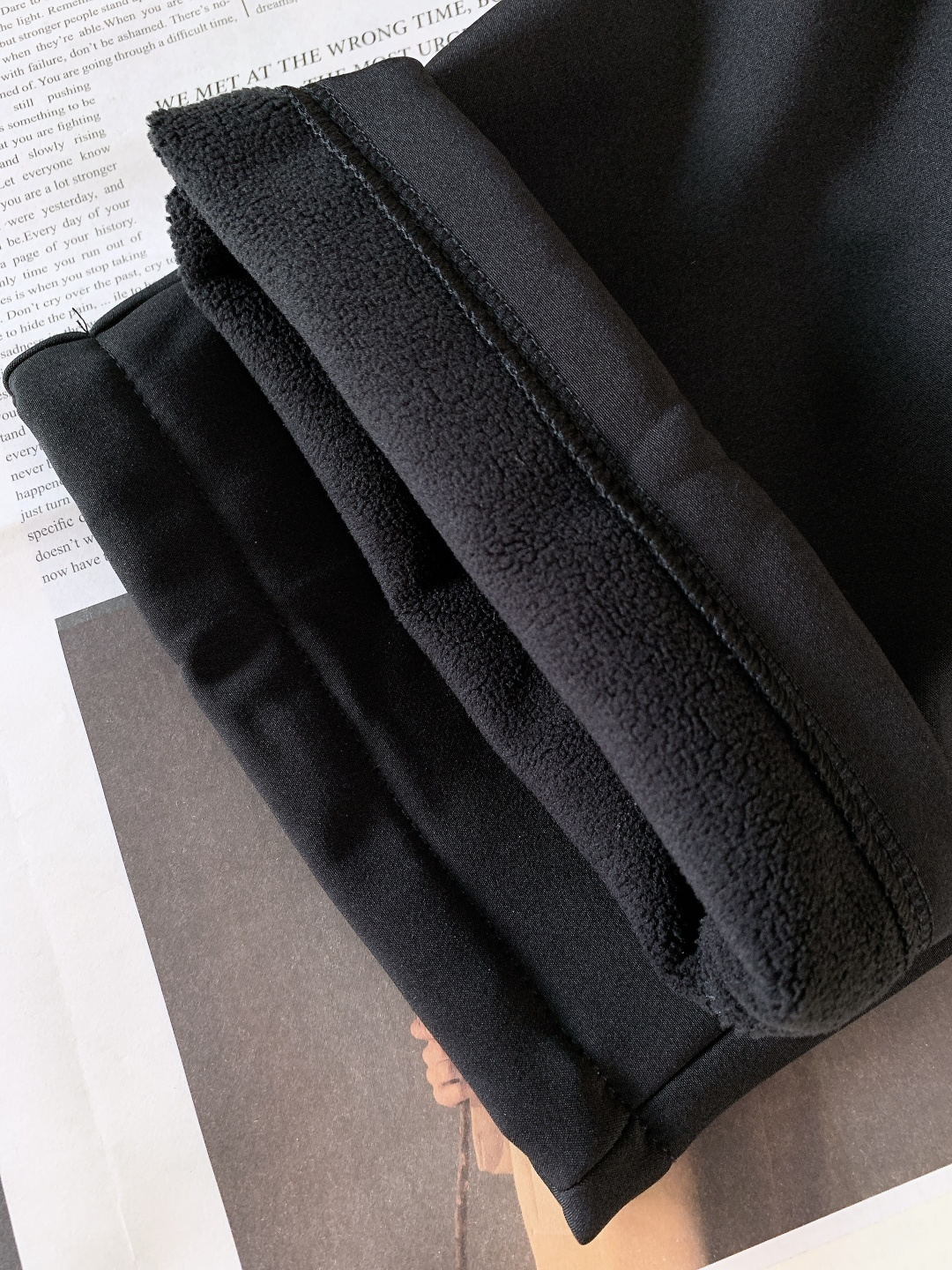 Kailas 凯乐石 2025FW秋冬新品加绒抽绳休闲裤，外层抗风耐磨，内层摇粒绒锁温，松紧腰头+抽绳设