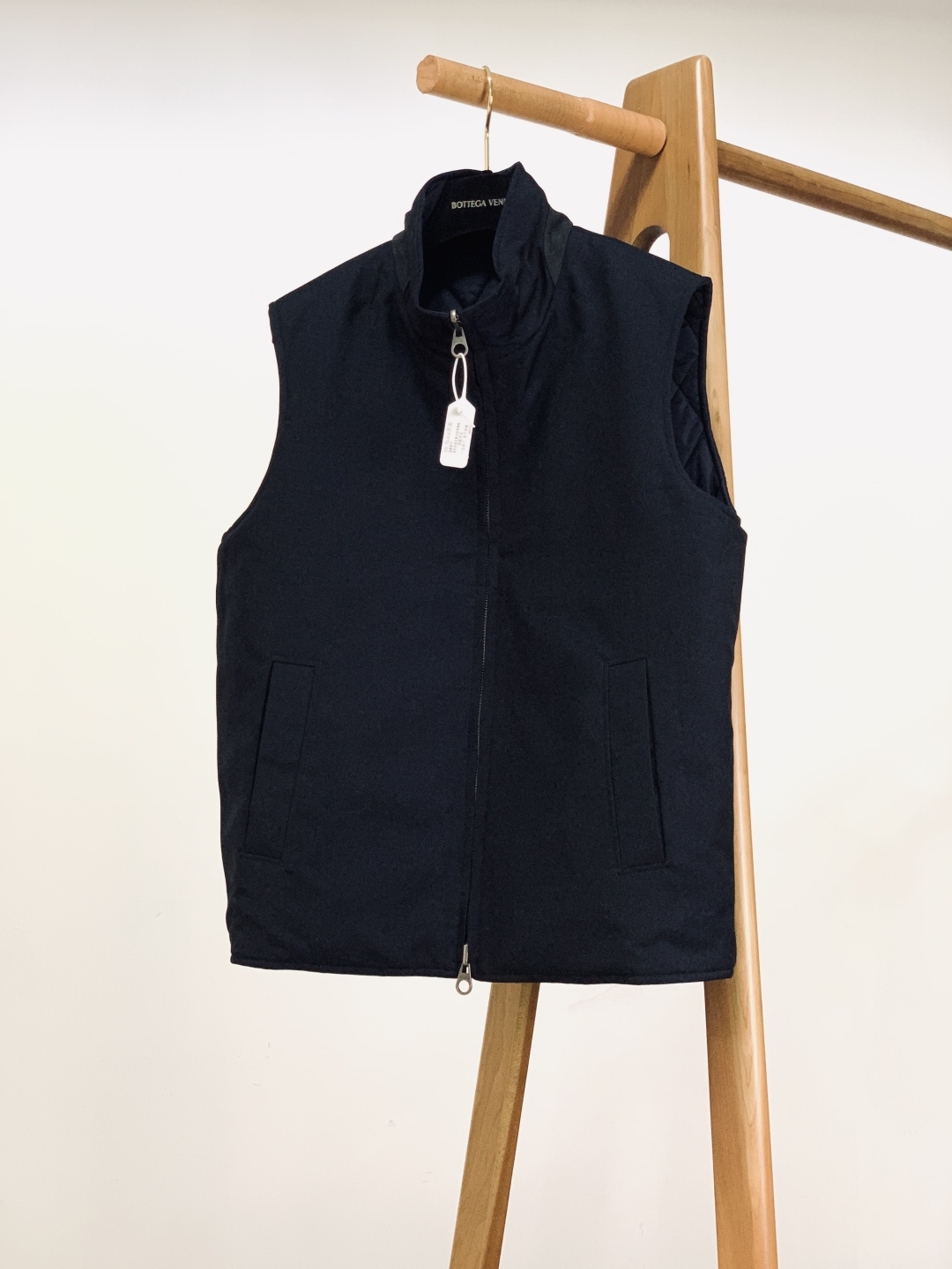 LoroPiana L.P FW秋冬新品lP🆕藏蓝菱格双面男士马甲。A面甄选100%超细羊毛，藏蓝色羊毛