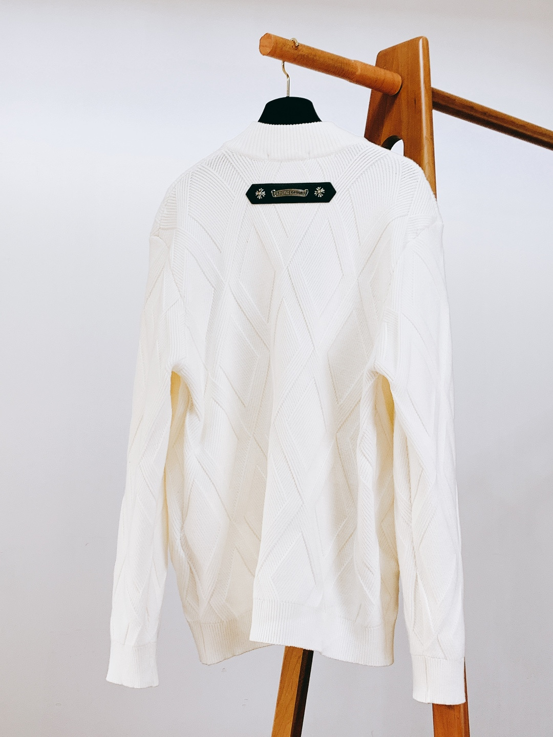 Chrome Hearts 克罗心 2025FW秋冬新品 菱格针织拉链开衫电商文案。甄选高支羊毛混纺面料