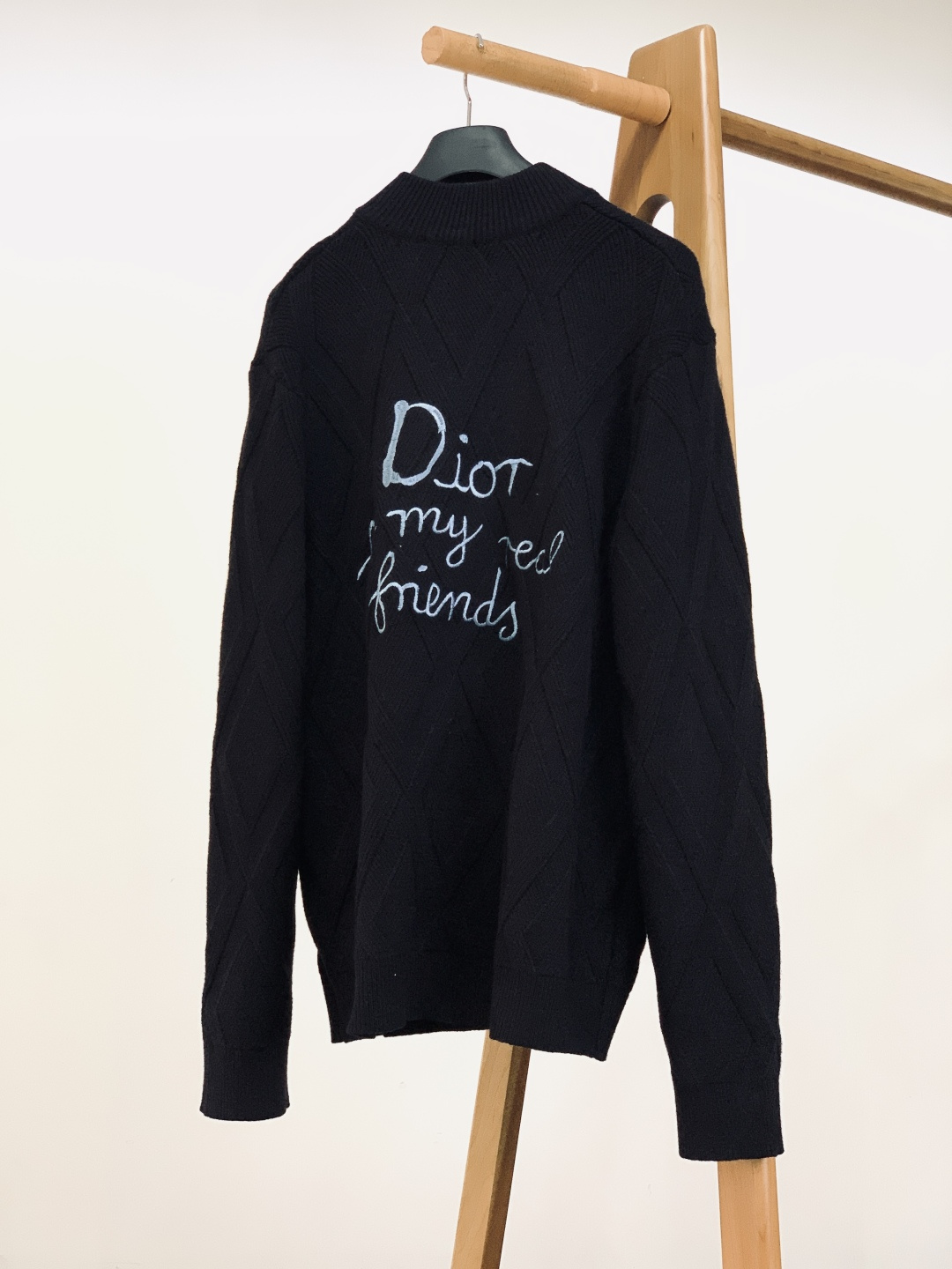 Dior Homme 迪奥·桀傲 2025FW秋冬新品 菱格针织拉链开衫。甄选优质羊毛混纺打造，纤维柔软