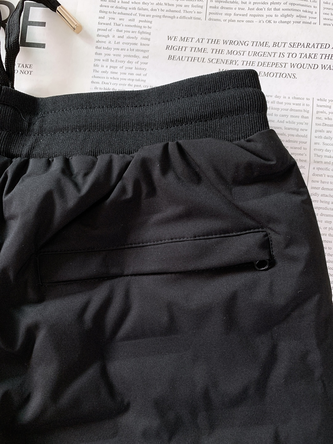 Chrome Hearts 克罗心 2025FW秋冬新品 休闲羽绒裤，把街头腔调焊在身上！经典十字刺绣撞