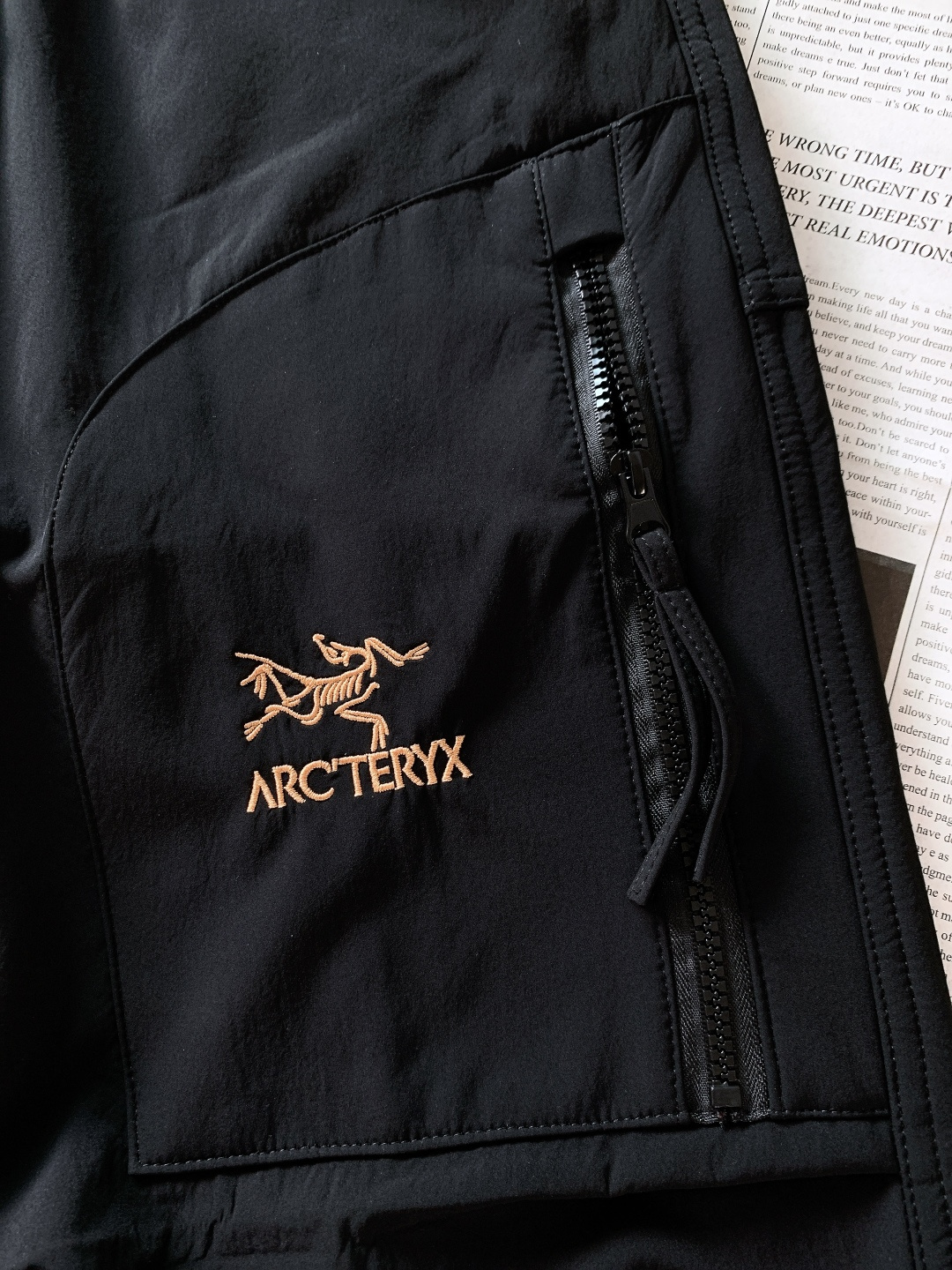 ARCTERYX 始祖鸟 2025FW秋冬新品加绒工装裤直接焊死户外穿搭天花板！机能面料搭加绒内里，保暖