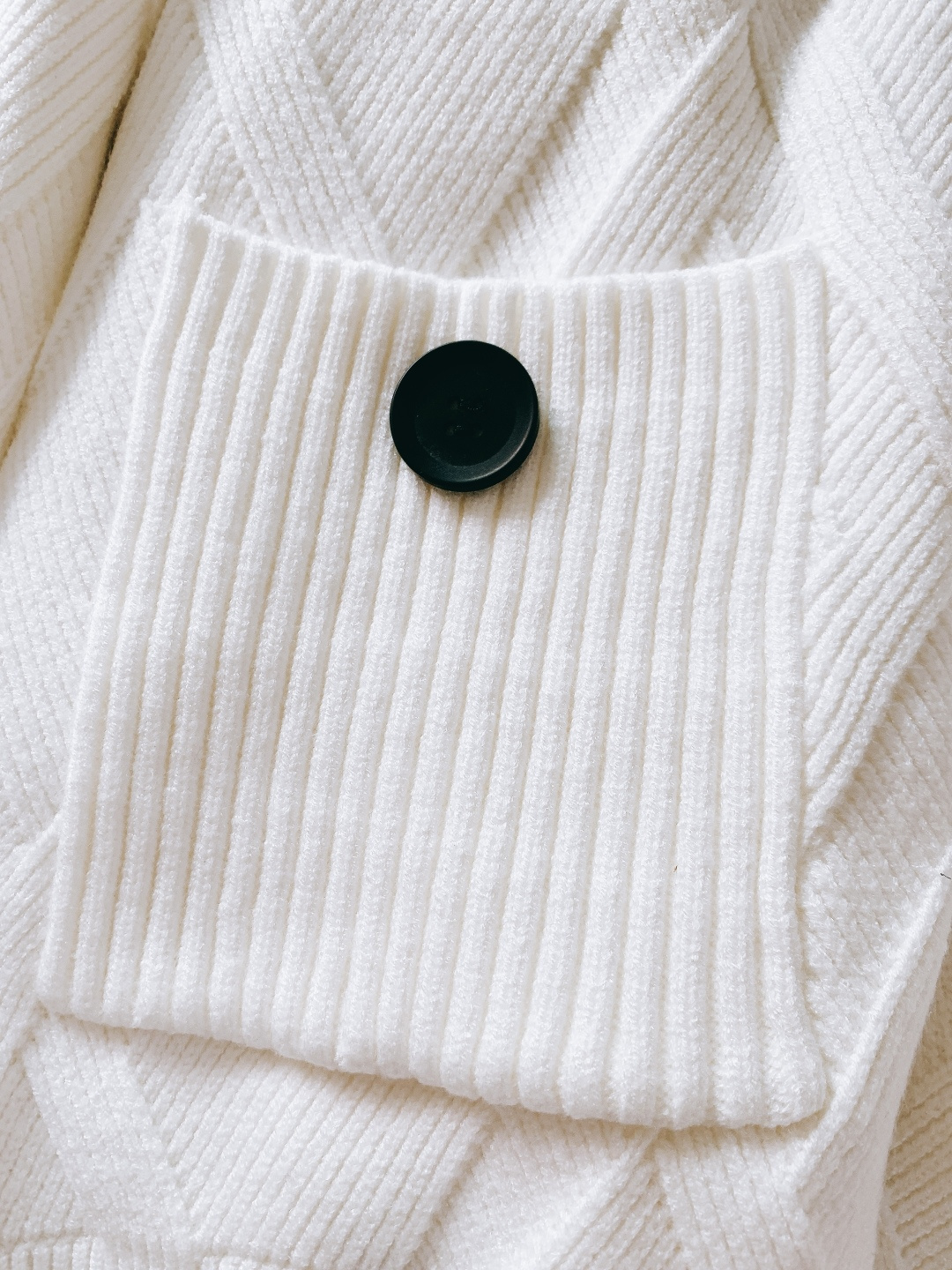 Dior Homme 迪奥·桀傲 2025FW秋冬新品 菱格针织拉链开衫。甄选优质羊毛混纺打造，纤维柔软