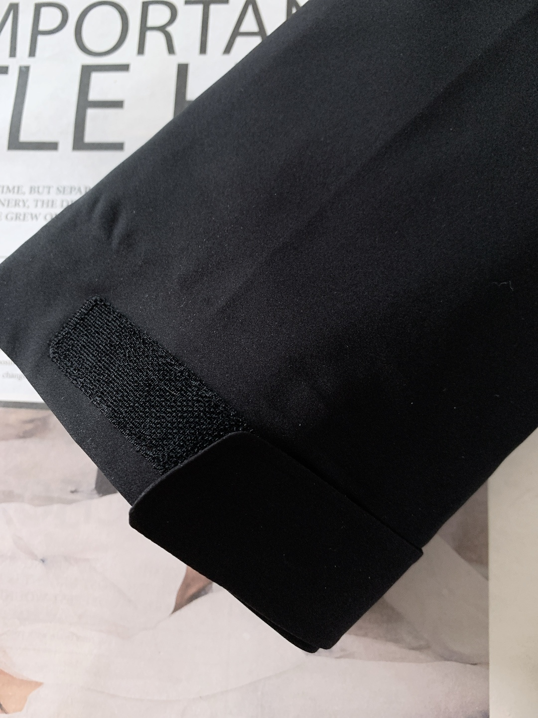 DESCENTE 迪桑特 2025FW秋冬新品男士三合一冲锋羽绒服。采用专业户外防风防水面料，抗风抗寒耐