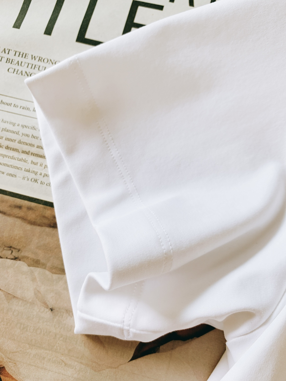 Ermenegildo Zegna 杰尼亚 2026SS早春新品 经典黑白纯色短袖T恤。采用葡萄牙产10