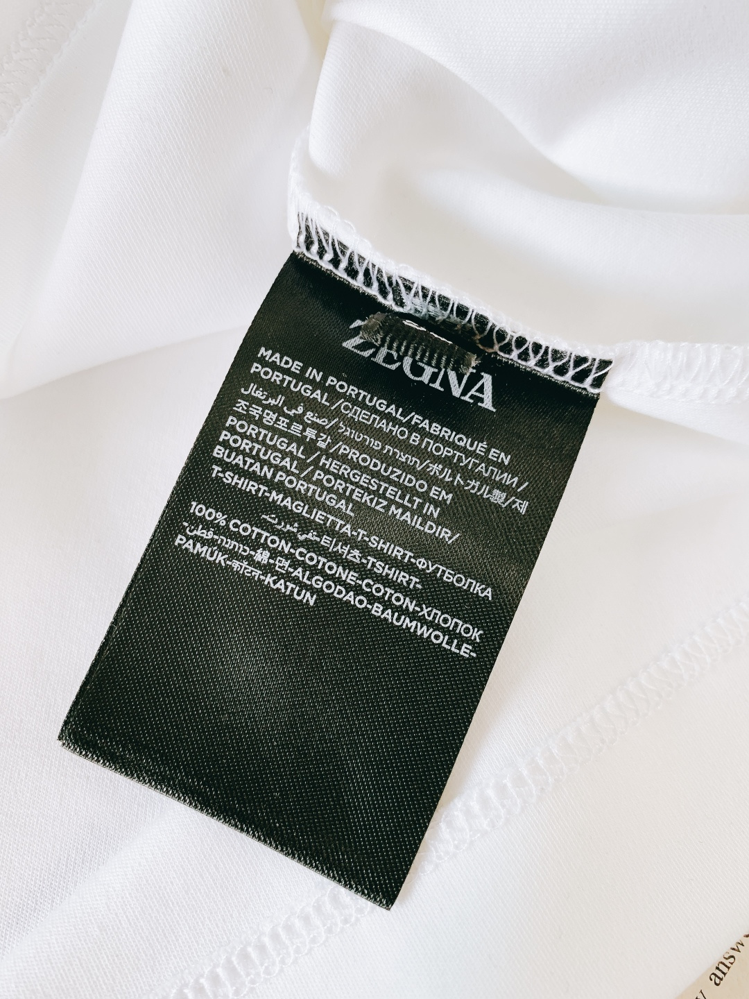 Ermenegildo Zegna 杰尼亚 2026SS早春新品 经典黑白纯色短袖T恤。采用葡萄牙产10