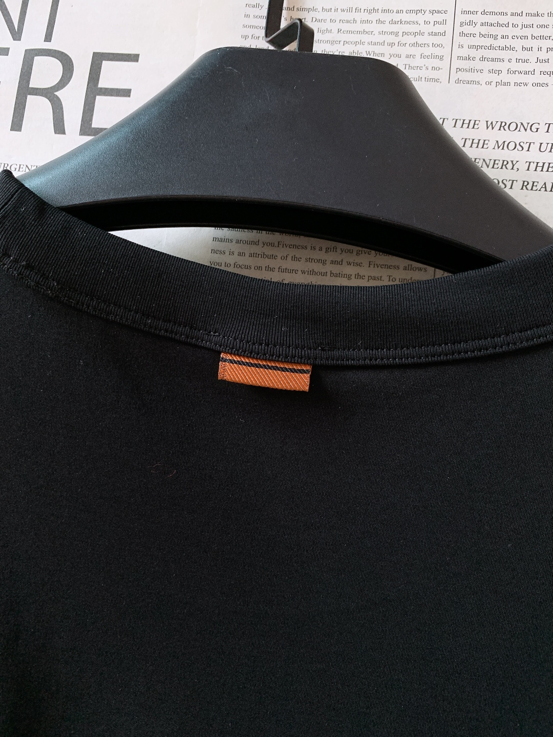 Ermenegildo Zegna 杰尼亚 2026SS早春新品 经典黑白纯色短袖T恤。采用葡萄牙产10