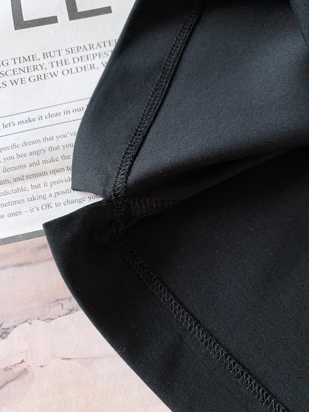 Ermenegildo Zegna 杰尼亚 2026SS早春新品 经典黑白纯色短袖T恤。采用葡萄牙产10