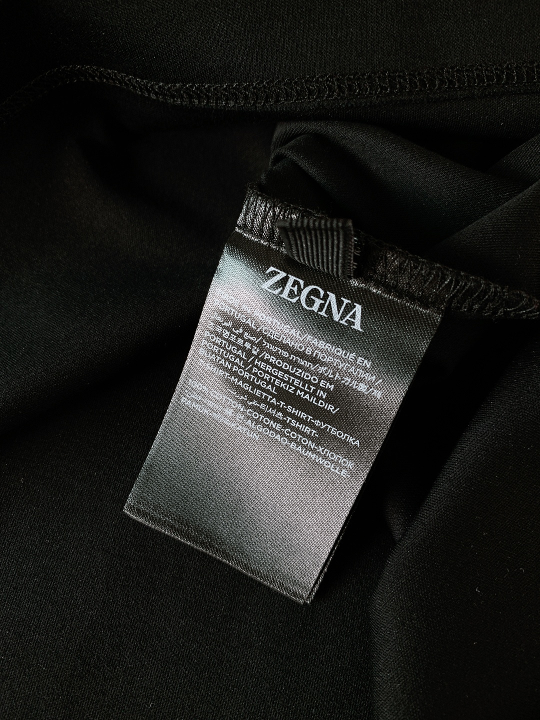 Ermenegildo Zegna 杰尼亚 2026SS早春新品 经典黑白纯色短袖T恤。采用葡萄牙产10