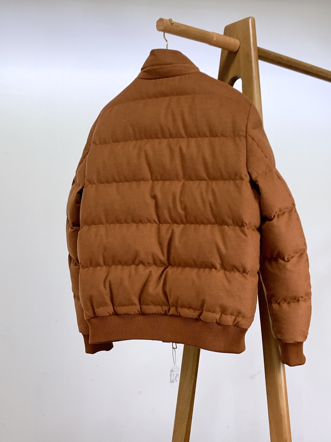 LoroPiana L.P FW秋冬新品休闲夹克羽绒服。质感格调，藏于毫厘。甄选磨毛肌理面料，自带细腻的