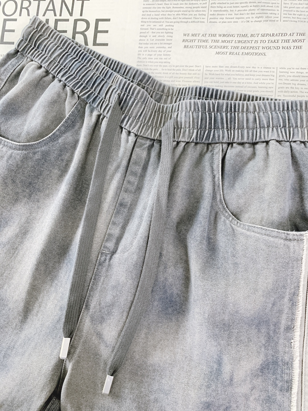 DOLCE&GABBANA 杜嘉班纳 2025FW秋冬新品 印花抽绳休闲裤时尚系列，独特设计，抽绳休闲长