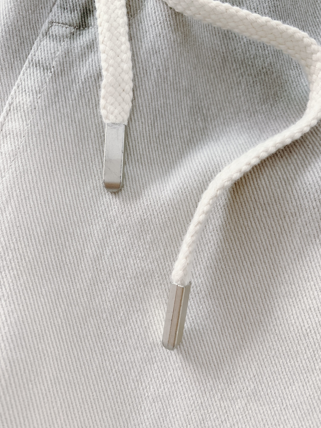 Dior Homme 迪奥·桀傲 2025FW秋冬新品 刺绣抽绳休闲裤时尚系列，独特设计，抽绳休闲长裤 