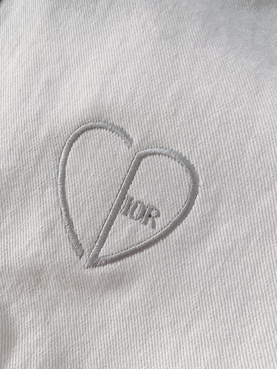 Dior Homme 迪奥·桀傲 2025FW秋冬新品 刺绣抽绳休闲裤时尚系列，独特设计，抽绳休闲长裤 