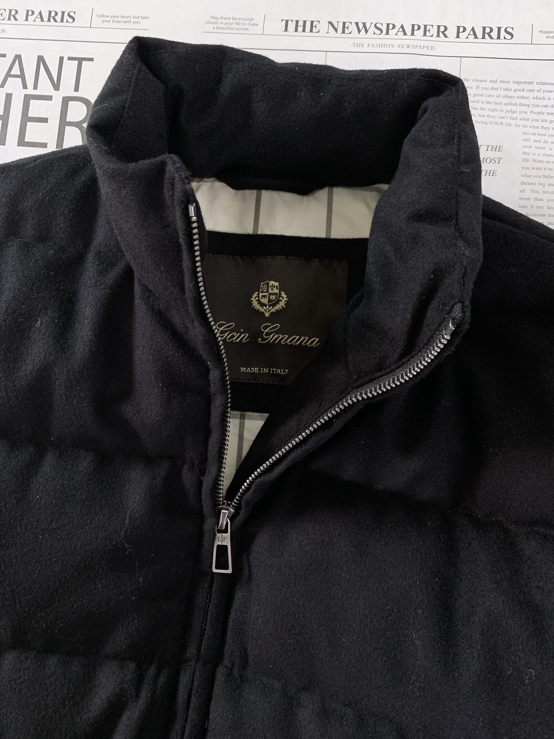 LoroPiana L.P FW秋冬新品休闲夹克羽绒服。质感格调，藏于毫厘。甄选磨毛肌理面料，自带细腻的