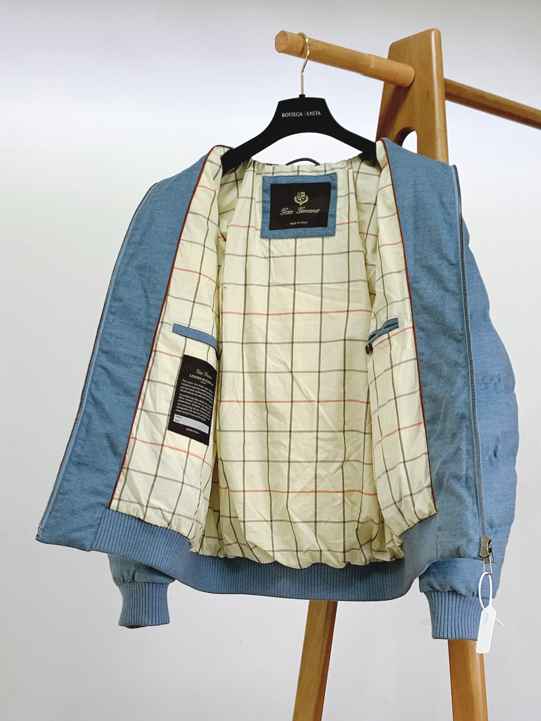 LoroPiana L.P FW秋冬新品休闲夹克羽绒服。质感格调，藏于毫厘。甄选磨毛肌理面料，自带细腻的