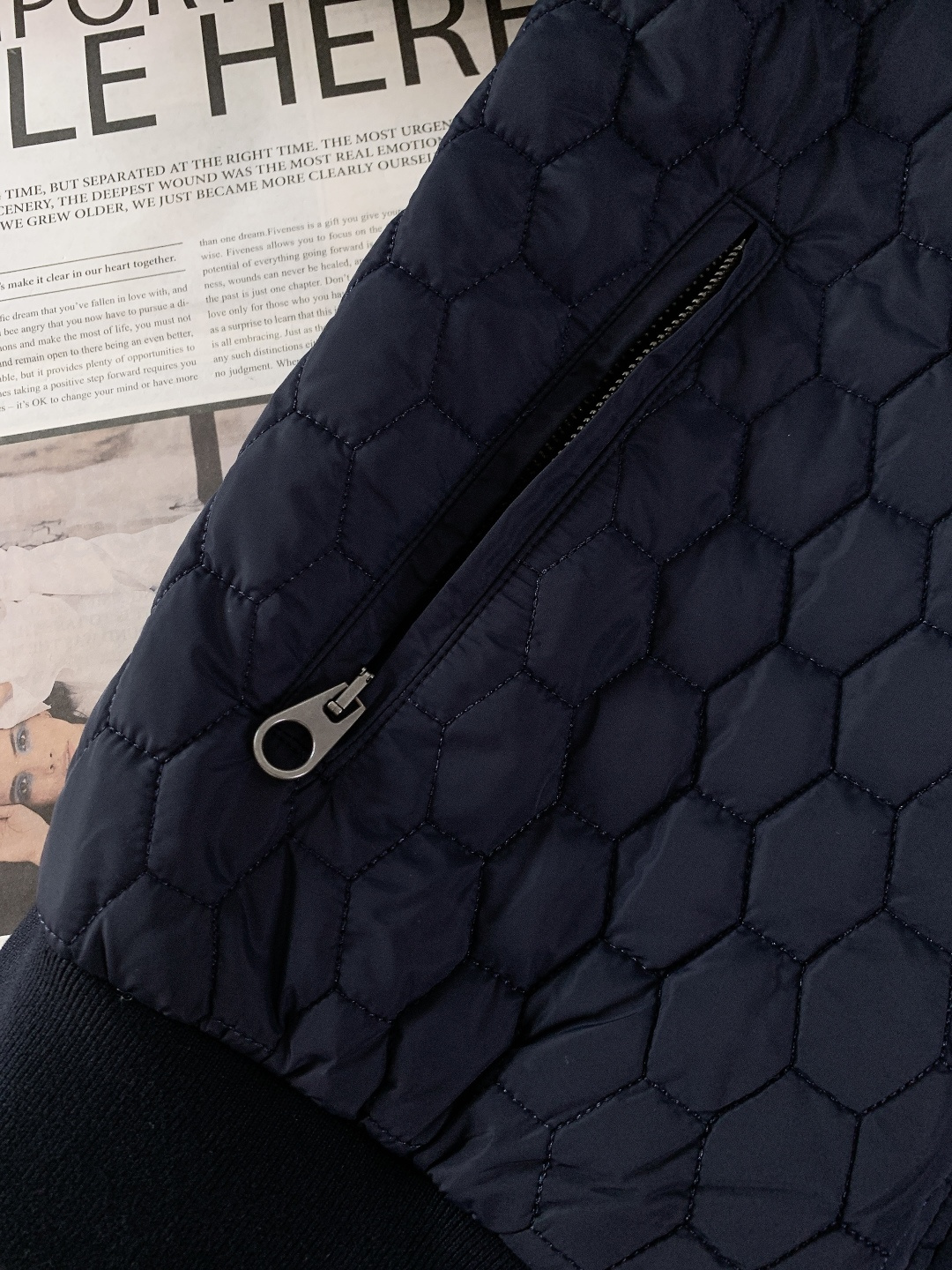 LoroPiana L.P FW秋冬新品lP🆕新款男士双面夹克。藏蓝色调自带沉稳内敛的绅士气质，不挑年龄