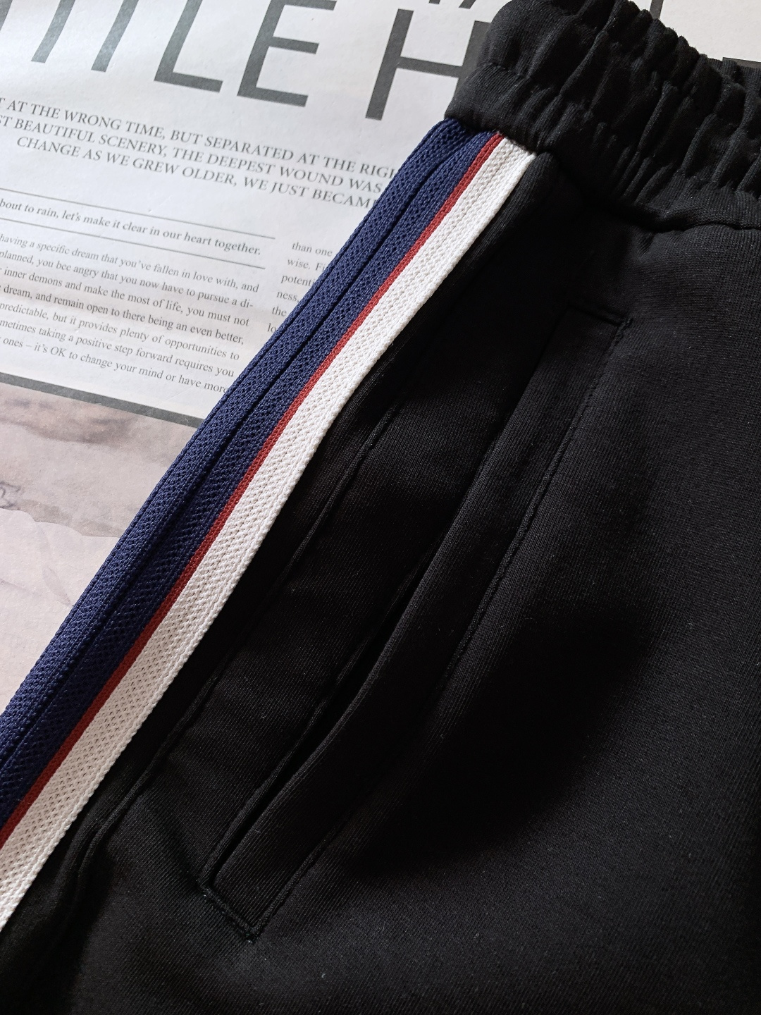 Moncler 蒙口 2025FW秋冬新品 织带抽绳工装休闲裤时尚系列，独特设计，抽绳休闲长裤 订纱开始