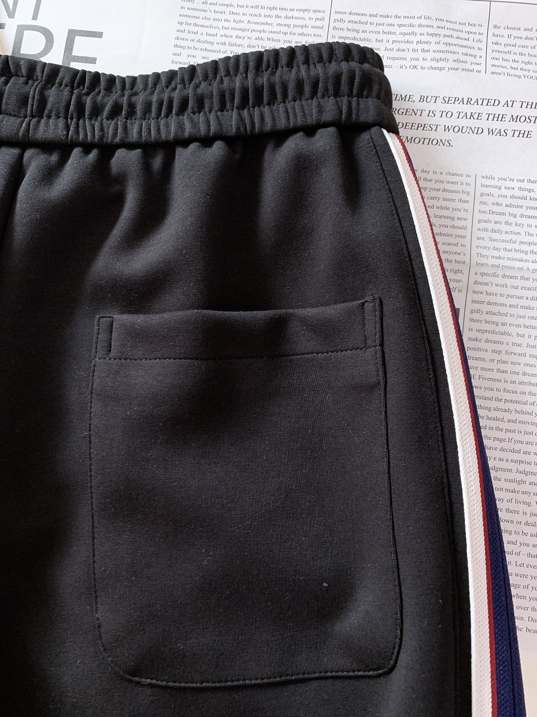 Moncler 蒙口 2025FW秋冬新品 织带抽绳工装休闲裤时尚系列，独特设计，抽绳休闲长裤 订纱开始