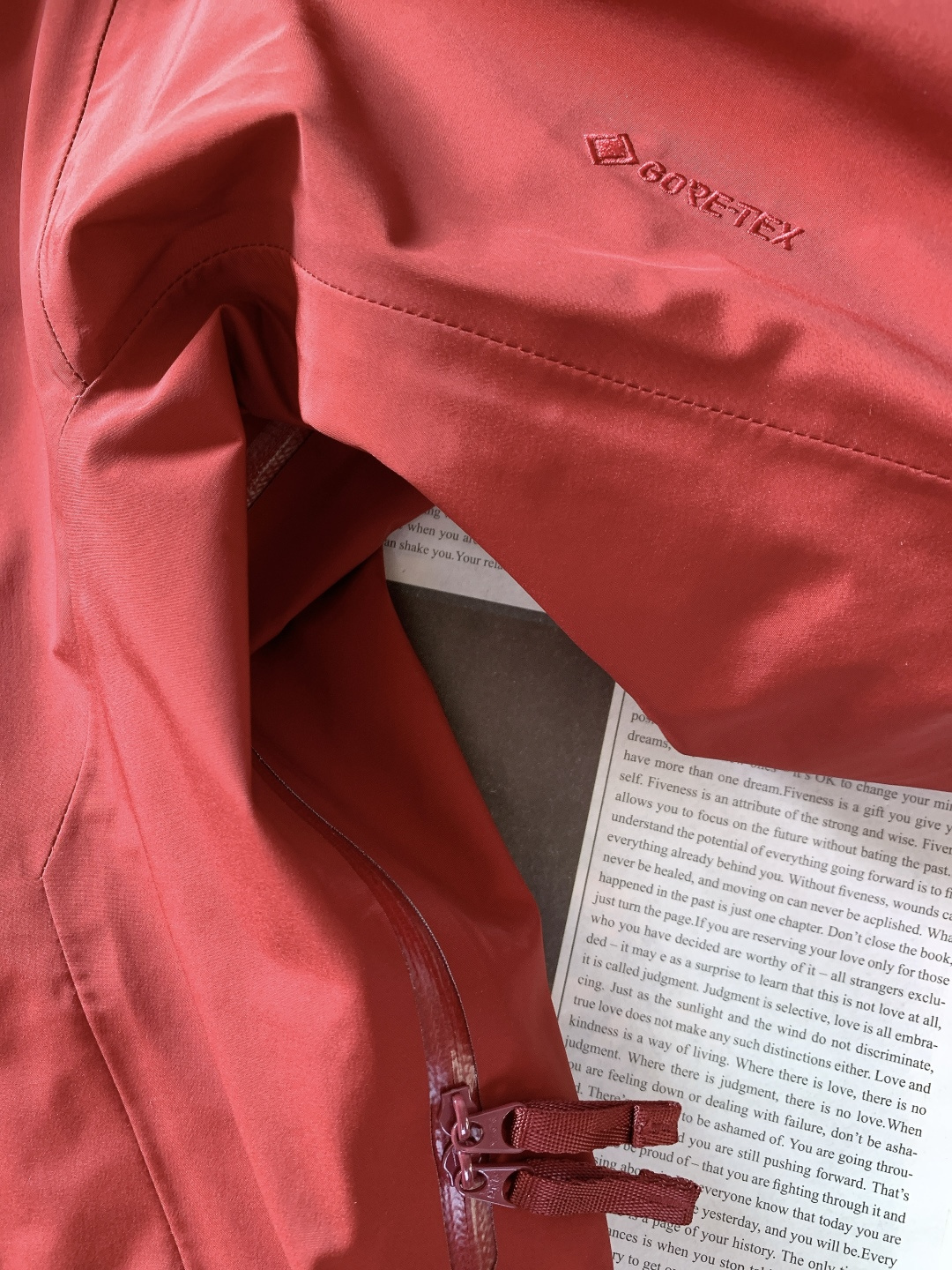 ARCTERYX 始祖鸟 鸟家王炸款三合一冲锋衣羽绒服了来了！一衣三穿！内胆带logo轻薄户外级羽绒服！