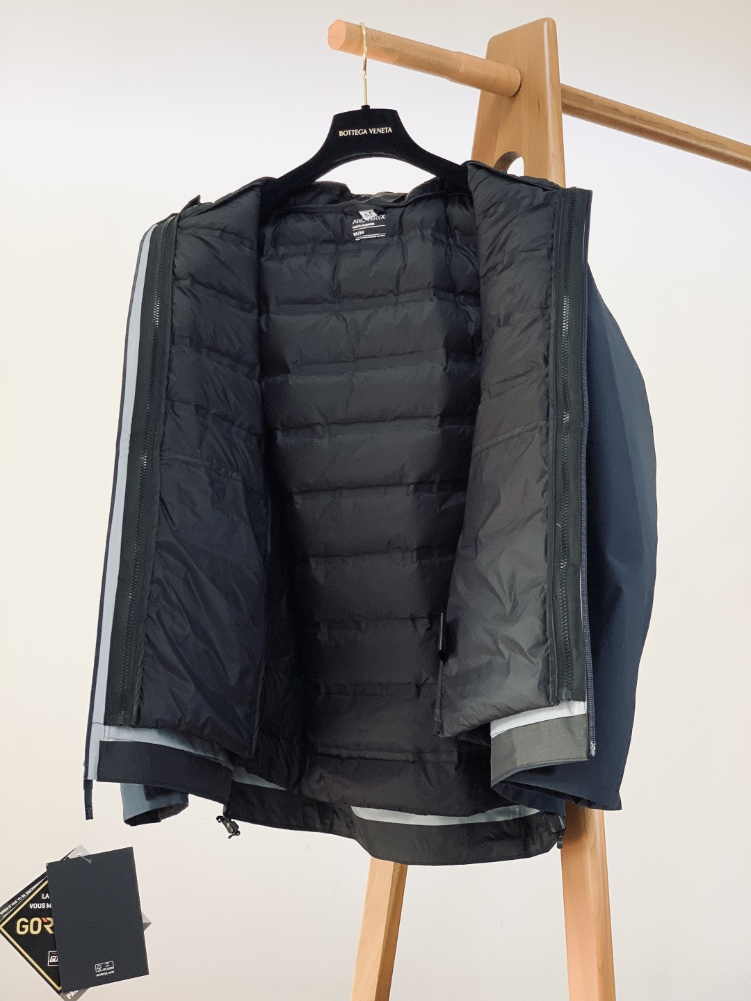 ARCTERYX 始祖鸟 鸟家王炸款三合一冲锋衣羽绒服了来了！一衣三穿！内胆带logo轻薄户外级羽绒服！