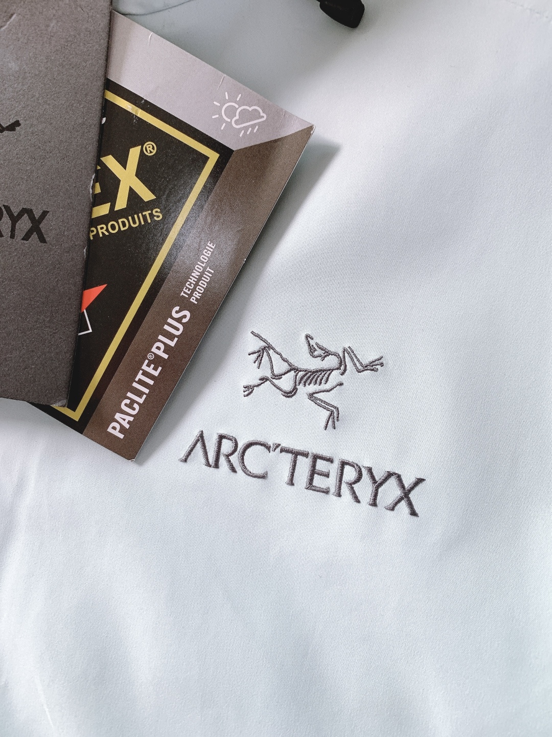 ARCTERYX 始祖鸟 鸟家王炸款三合一冲锋衣羽绒服了来了！一衣三穿！内胆带logo轻薄户外级羽绒服！