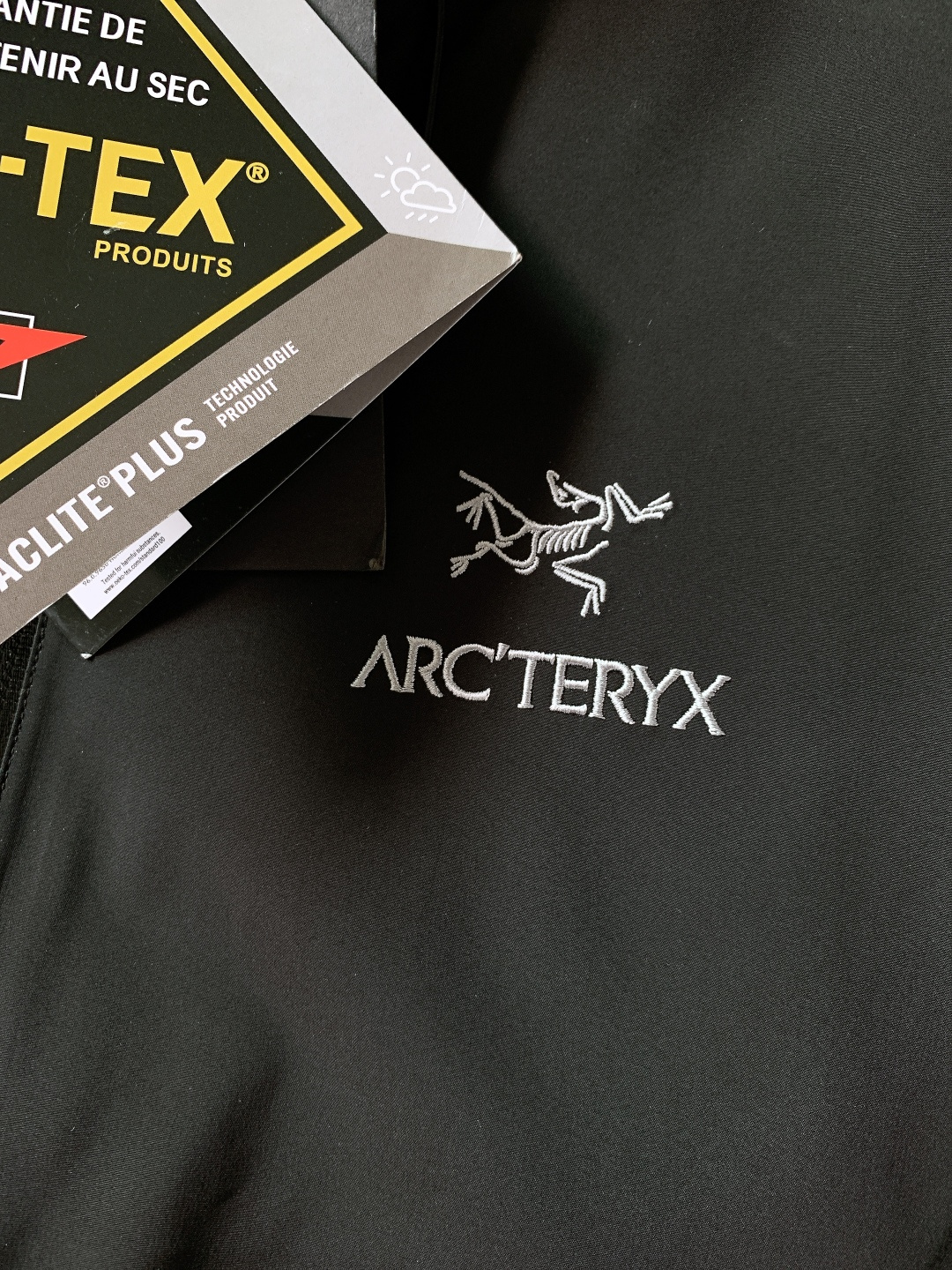 ARCTERYX 始祖鸟 鸟家王炸款三合一冲锋衣羽绒服了来了！一衣三穿！内胆带logo轻薄户外级羽绒服！