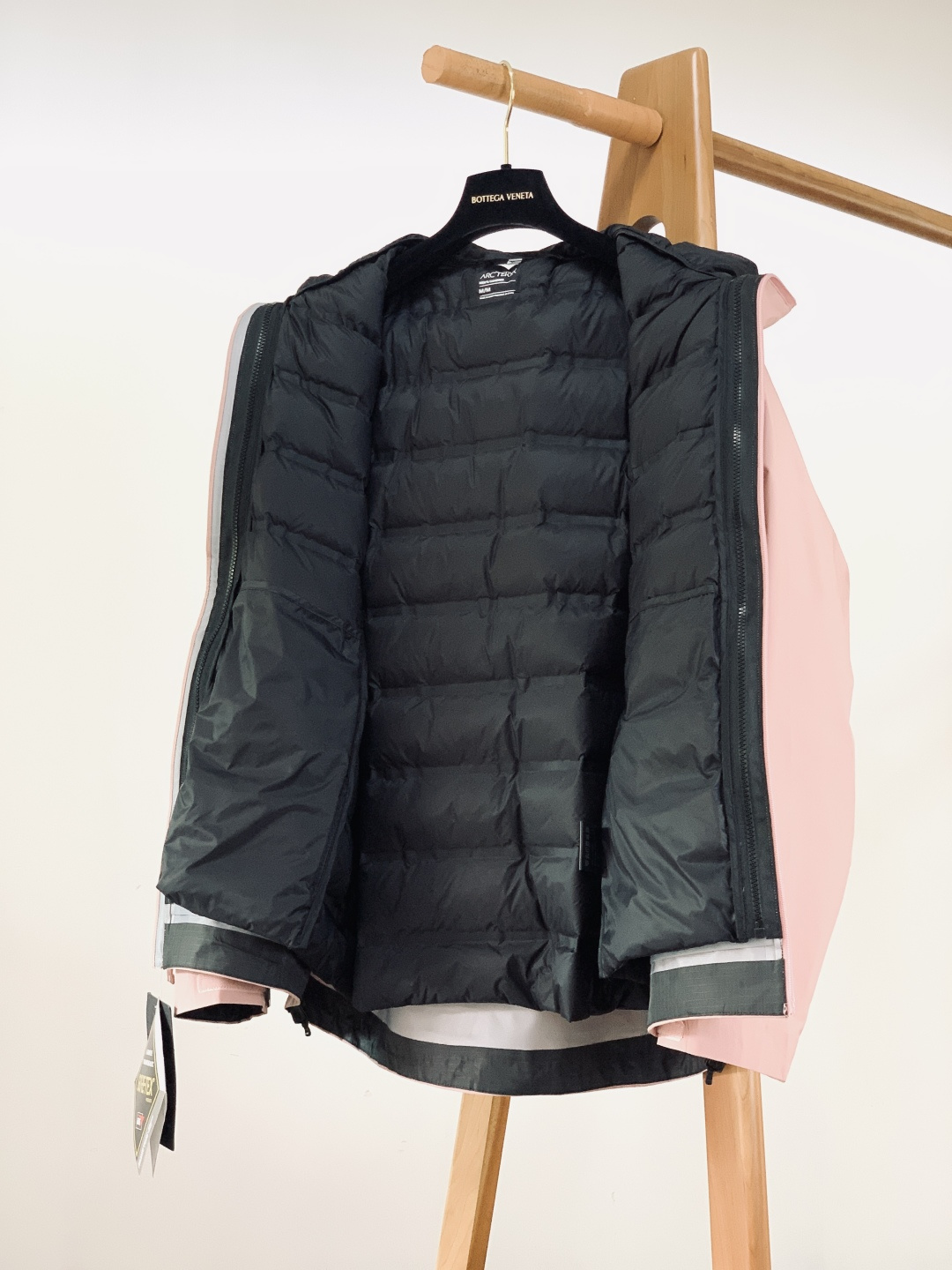 ARCTERYX 始祖鸟 鸟家王炸款三合一冲锋衣羽绒服了来了！一衣三穿！内胆带logo轻薄户外级羽绒服！