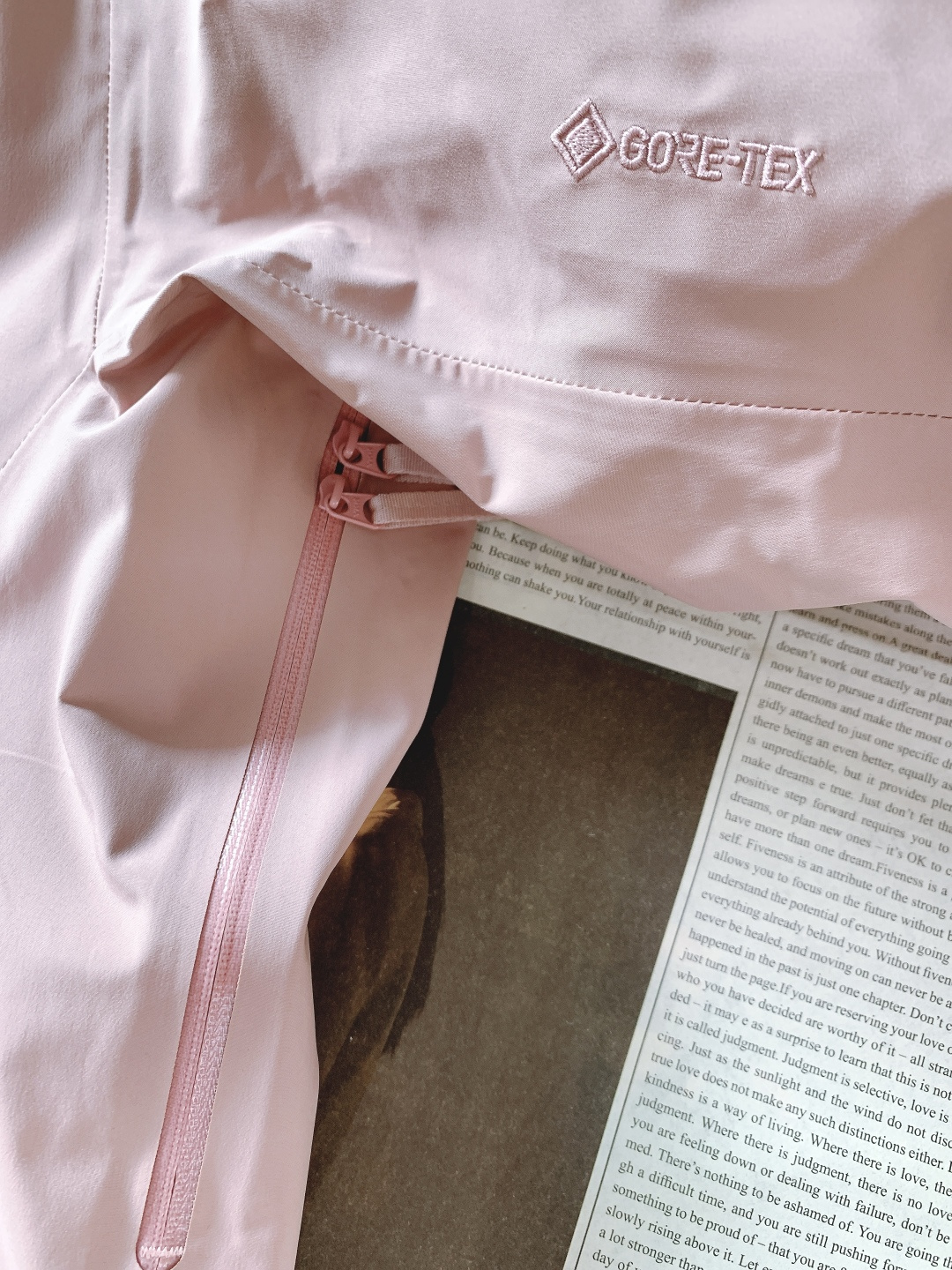 ARCTERYX 始祖鸟 鸟家王炸款三合一冲锋衣羽绒服了来了！一衣三穿！内胆带logo轻薄户外级羽绒服！