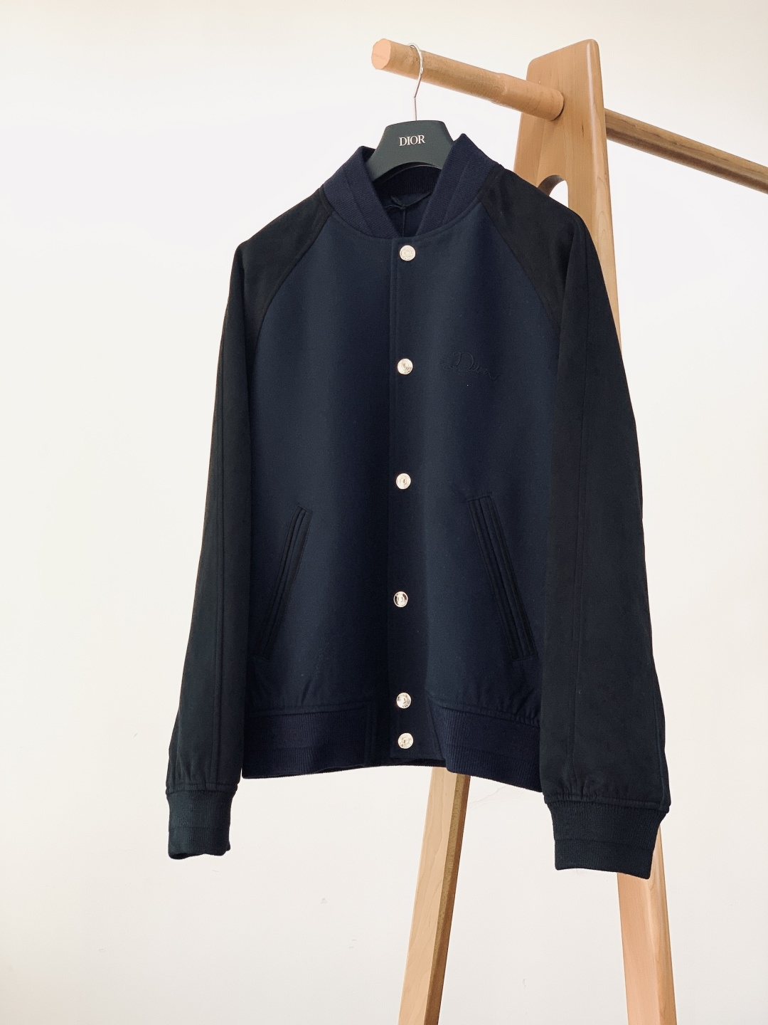 Dior Homme 迪奥·桀傲 2026SS早春新品蓝黑拼接棒球服夹克｜工坊工艺的美式学院腔调🔵 20