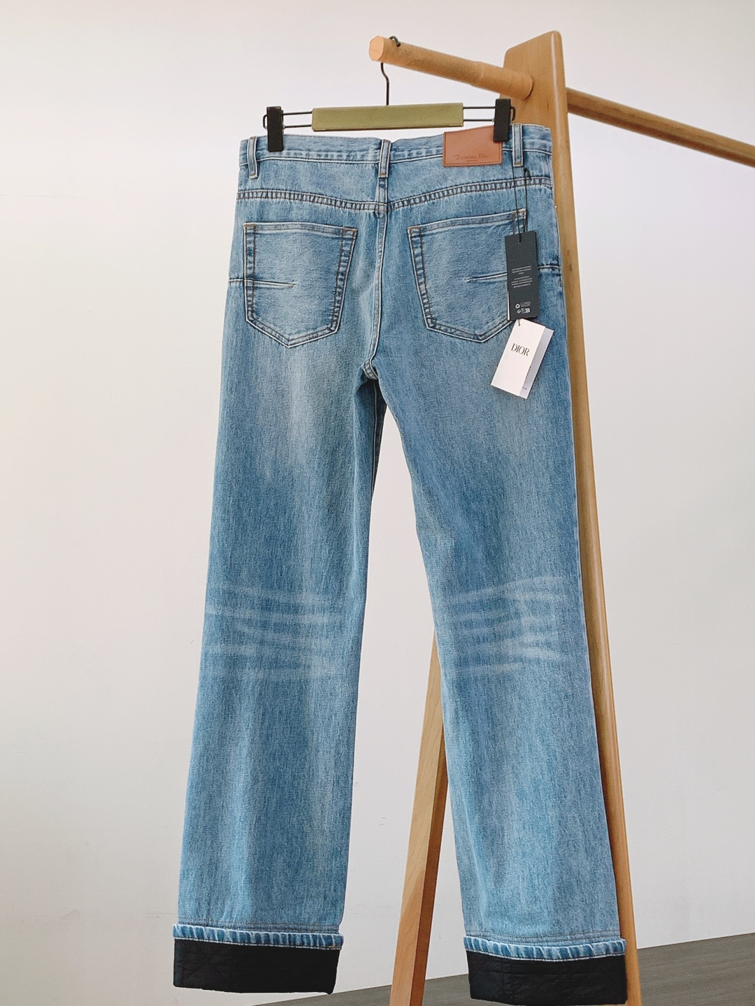 Dior Homme 迪奥·桀傲 2026SS早春新品藤格纹内里牛仔裤｜经典菱格的牛仔新解以经典藤格纹重