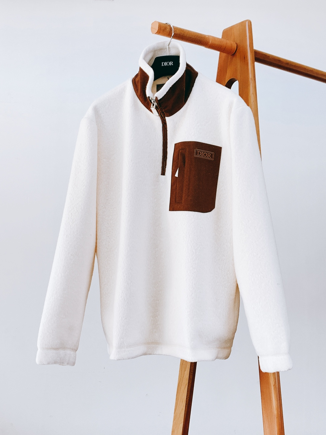 Dior Homme 迪奥·桀傲 2026SS早春新品Icons系列羊绒羊毛混纺起绒卫衣。2026春季男