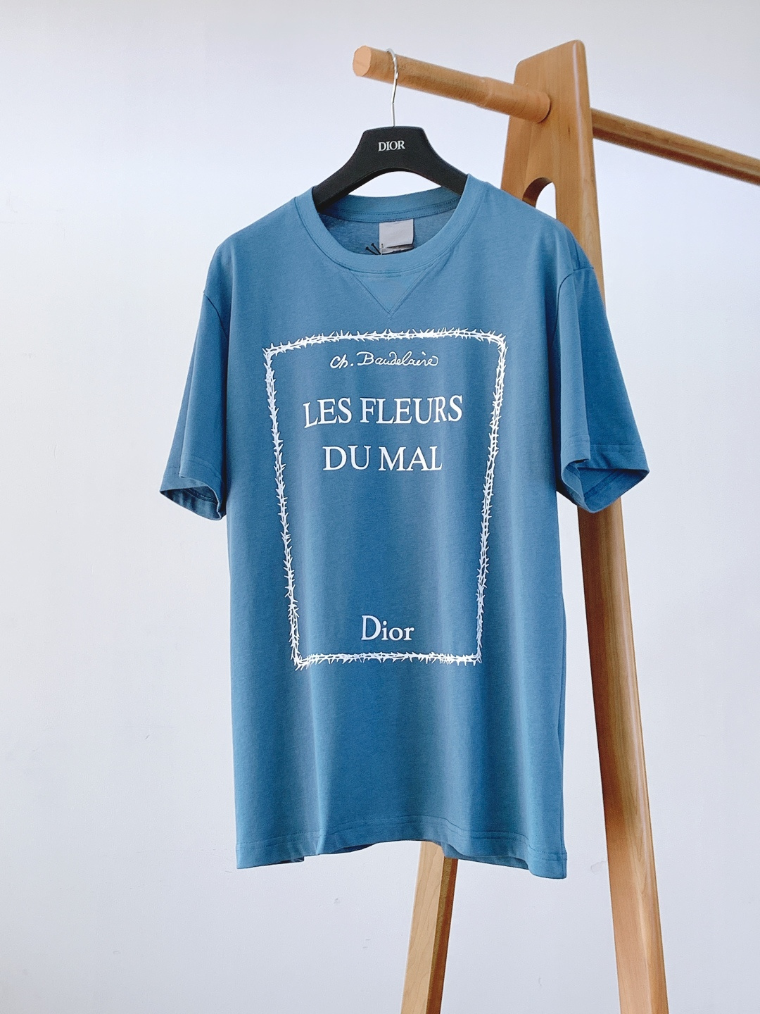 Dior Homme 迪奥·桀傲 2026SS早春新品新款《恶之花》灵感印花T恤｜文艺奢潮的艺术碰撞由J