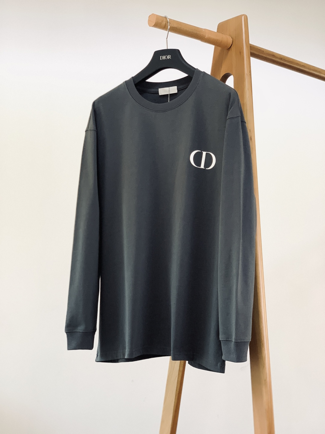 Dior Homme 迪奥·桀傲 2026SS早春新品 经典CD长袖打底衫。贵公子氛围感刚需✅ 高支精梳