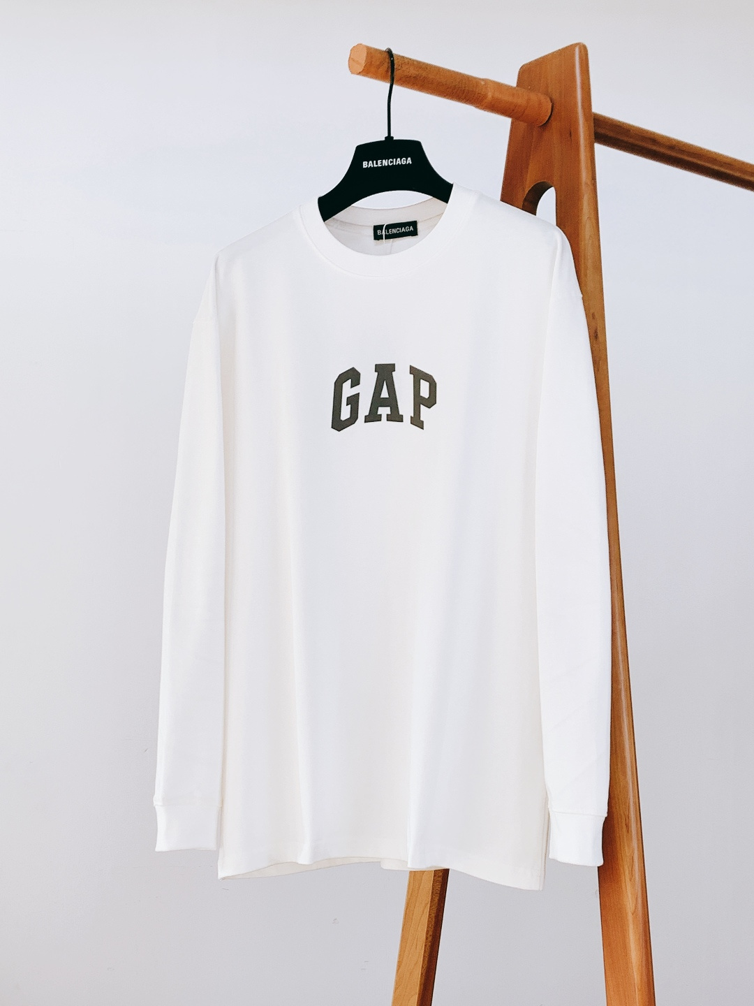 𝐁𝐚𝐥𝐞𝐧𝐜𝐢𝐚𝐠𝐚 巴黎世家 2026SS早春新品 ✖️ GAP联名长袖太炸街！高支精梳棉混纺面料软糯