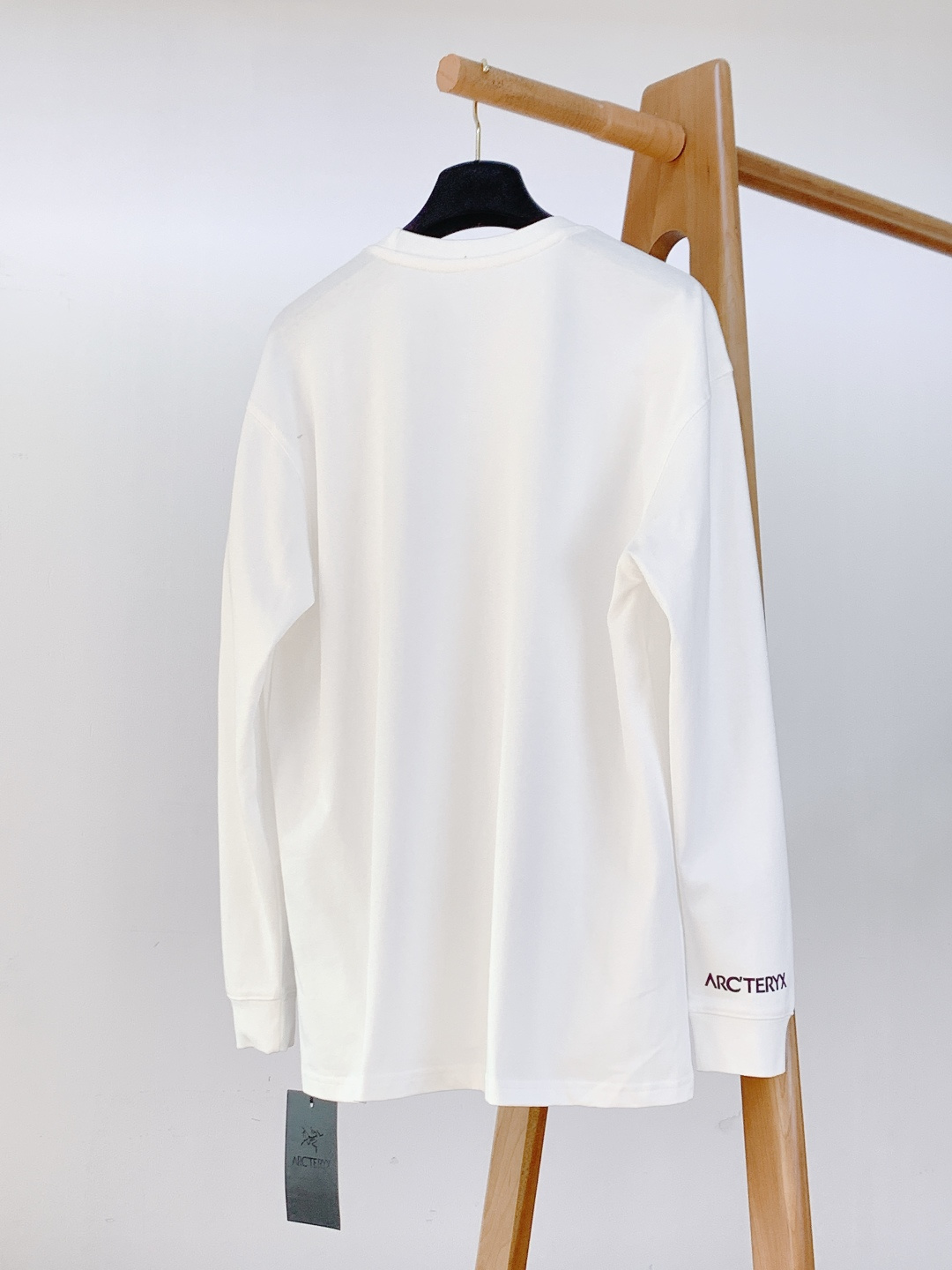 ARCTERYX 始祖鸟 2026SS早春新品机能长袖打底衫。甄选高支高密亲肤针织面料，触感软糯细腻，贴