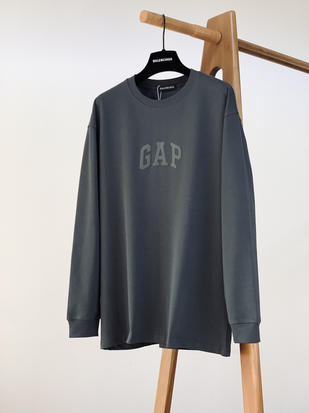 𝐁𝐚𝐥𝐞𝐧𝐜𝐢𝐚𝐠𝐚 巴黎世家 2026SS早春新品 ✖️ GAP联名长袖太炸街！高支精梳棉混纺面料软糯