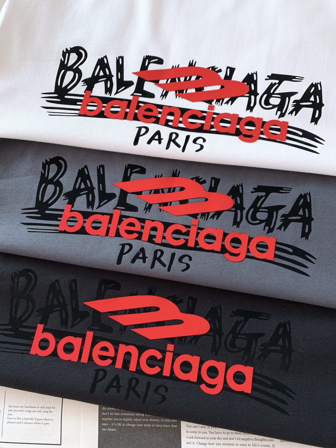 𝐁𝐚𝐥𝐞𝐧𝐜𝐢𝐚𝐠𝐚 巴黎世家 2026SS早春新品 涂鸦字母长袖太吸睛！高支精梳棉混纺面料软糯有弹力，