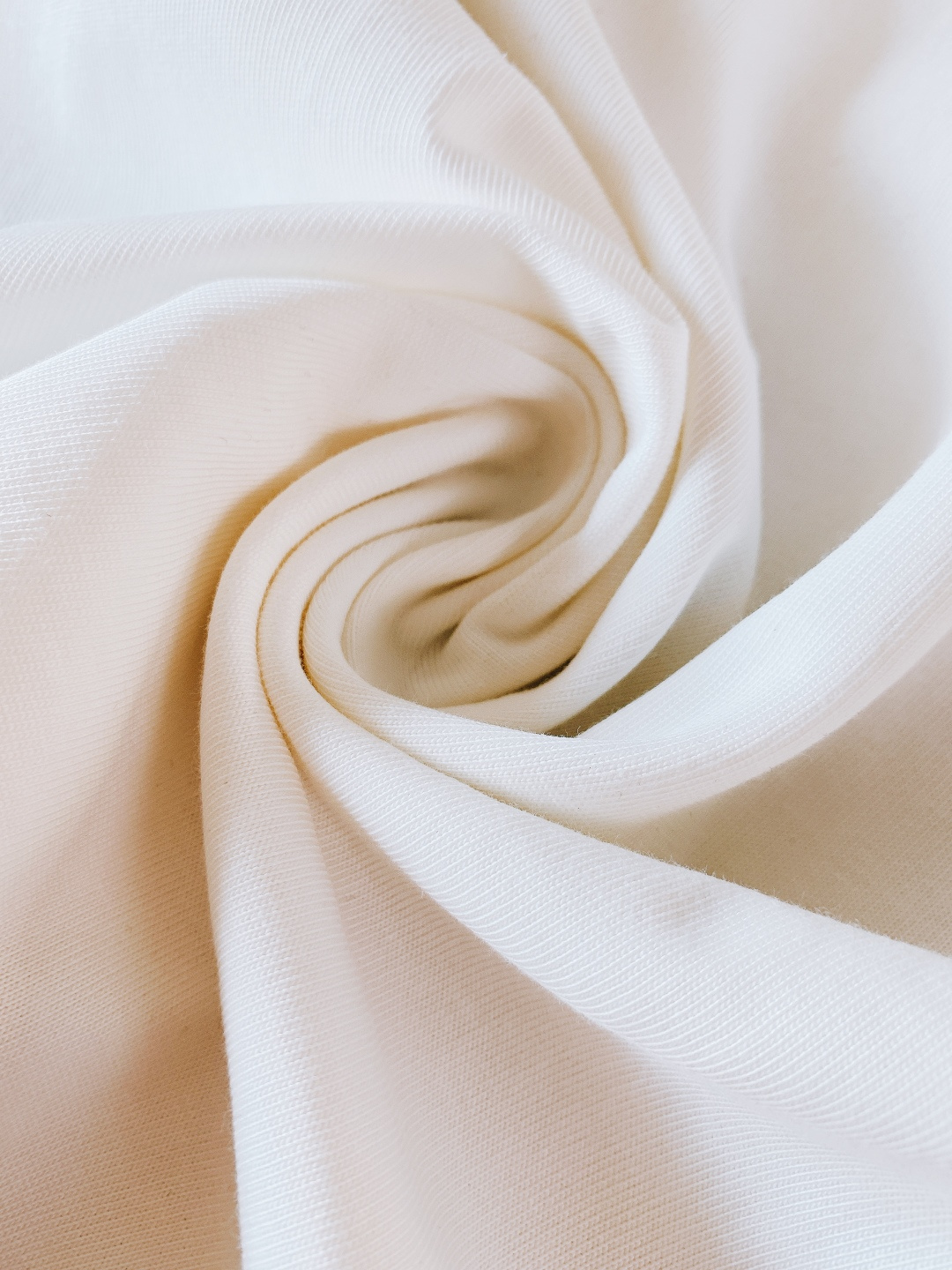 LouisVuitton 路易威登 2026SS早春新品休闲长袖打底衫。甄选高支精梳针织面料，触感软糯无