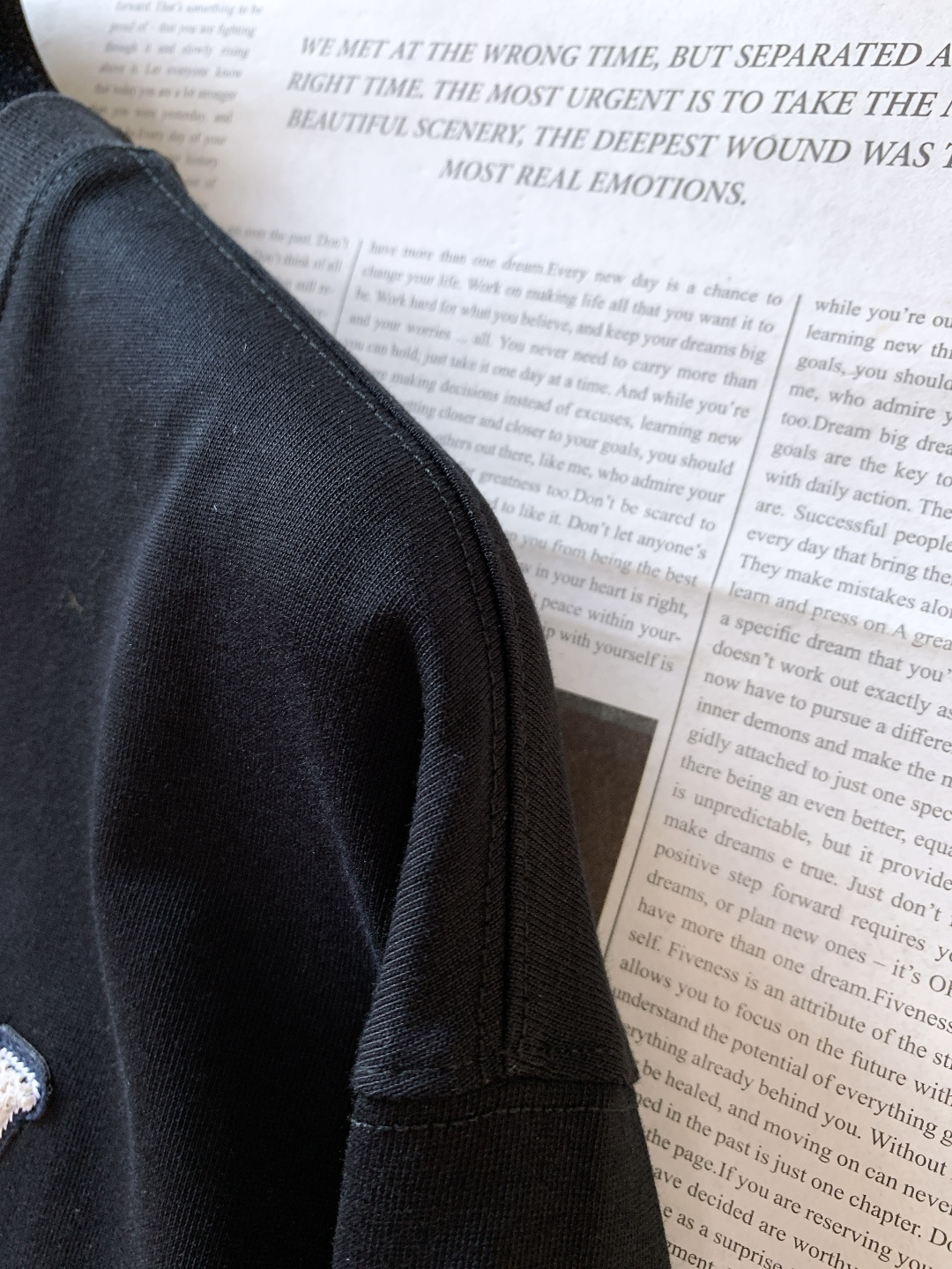 LouisVuitton 路易威登 2026SS早春新品休闲长袖打底衫。甄选高支精梳针织面料，触感软糯无