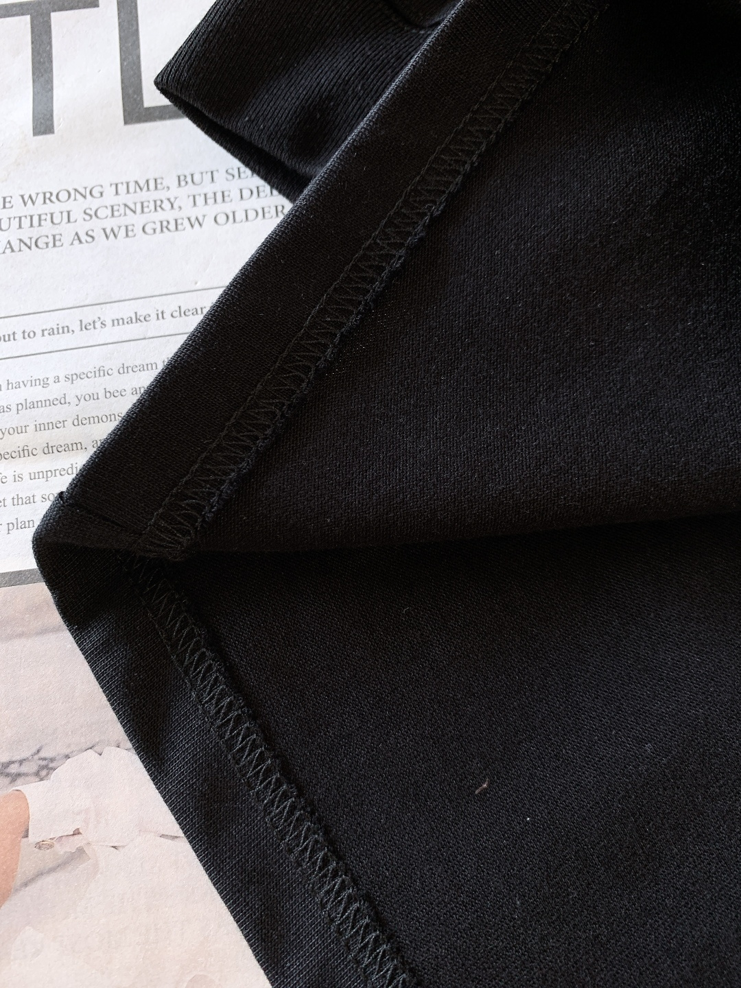 LouisVuitton 路易威登 2026SS早春新品休闲长袖打底衫。甄选高支精梳针织面料，触感软糯无