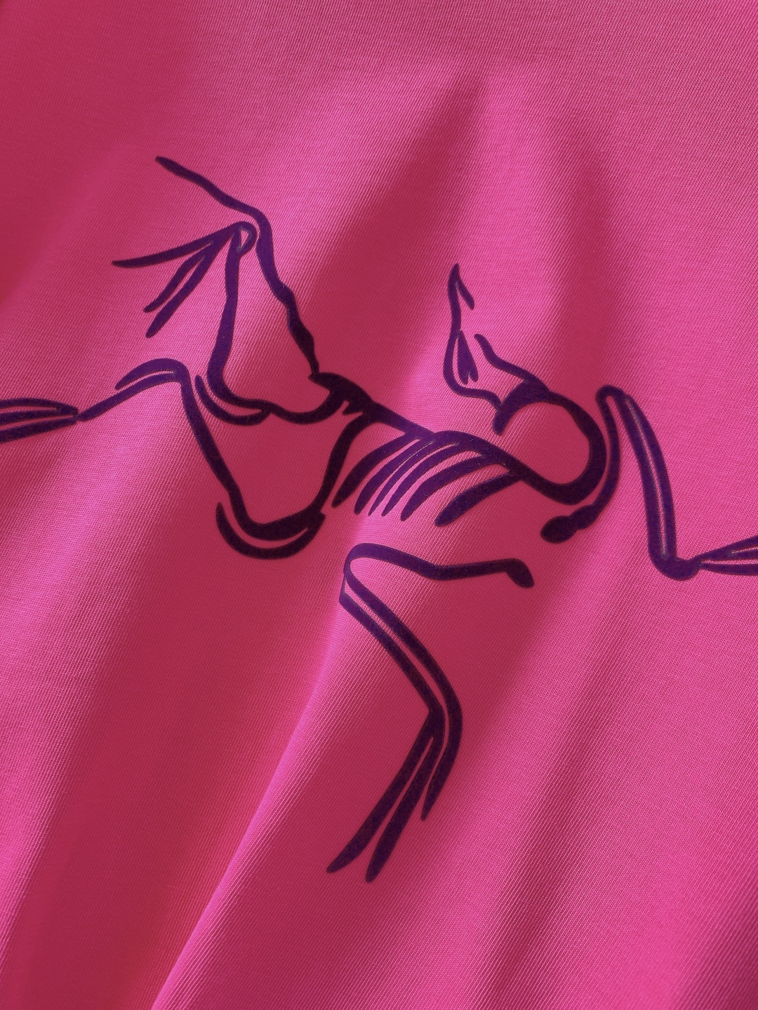 ARCTERYX 始祖鸟 2026SS早春新品机能长袖打底衫。甄选高支高密亲肤针织面料，触感软糯细腻，贴